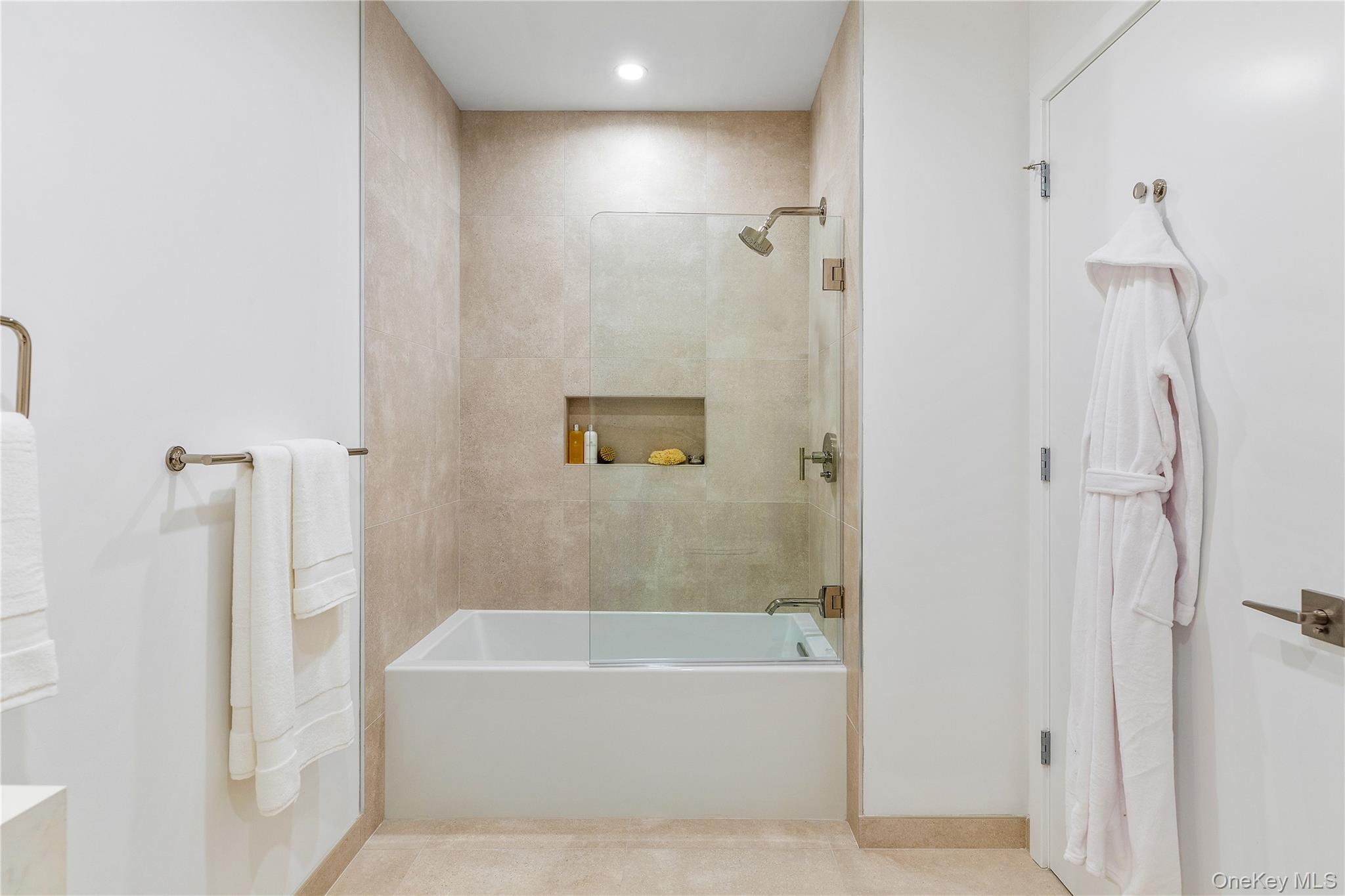 140 Boardwalk #L4B — photo 9