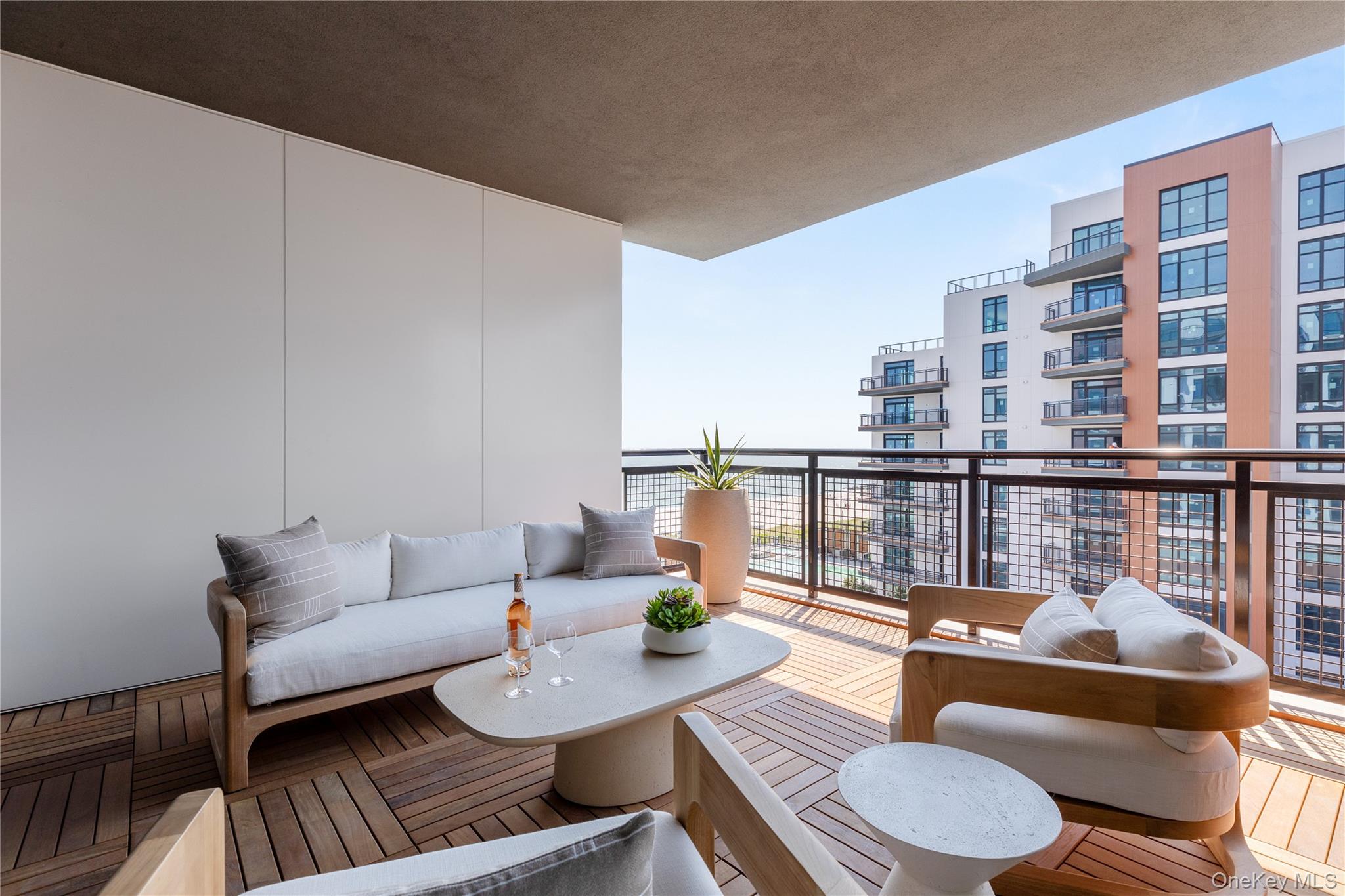140 Boardwalk #PH6 B — photo 21