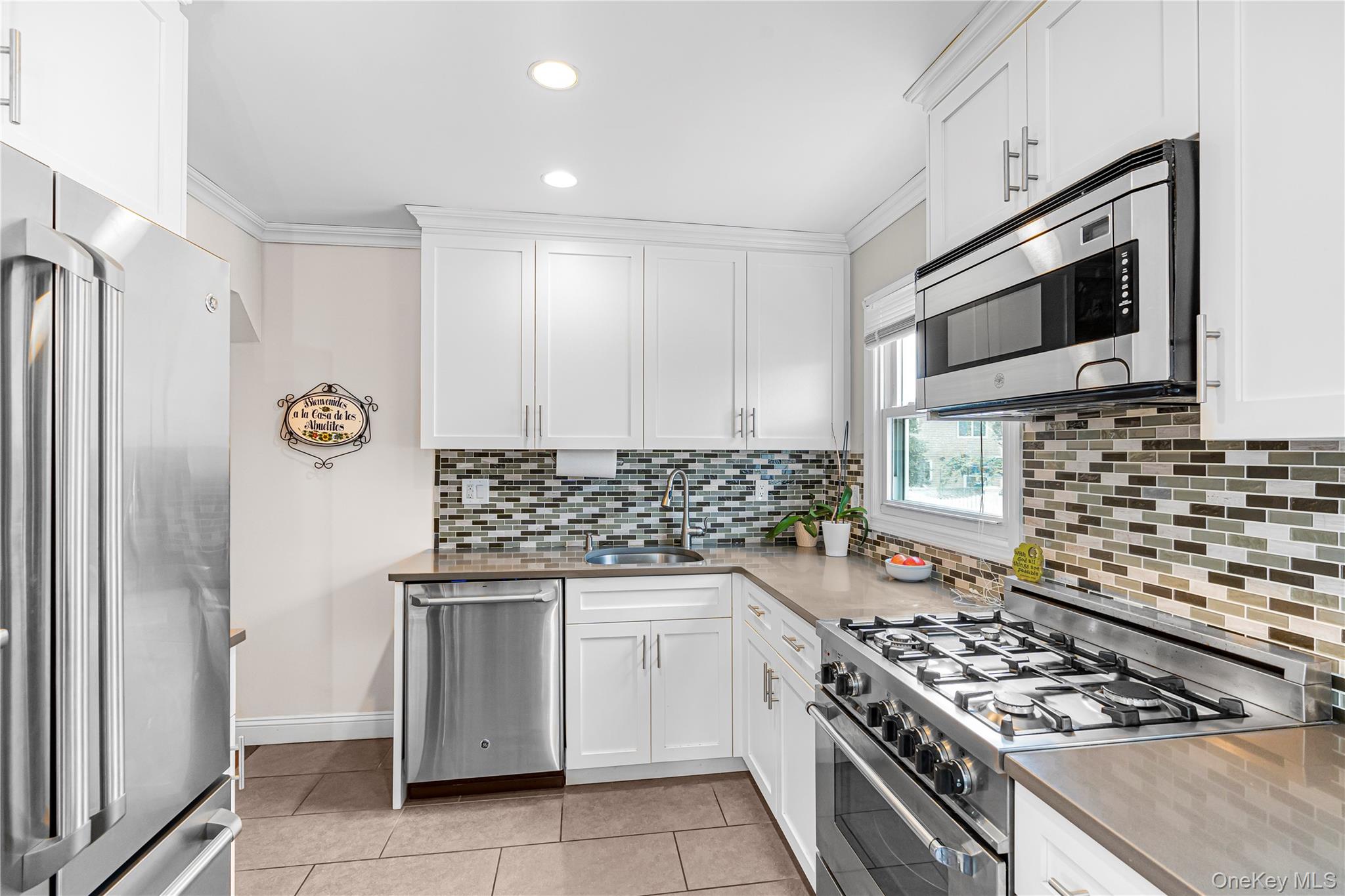 159 Raff Avenue — photo 7