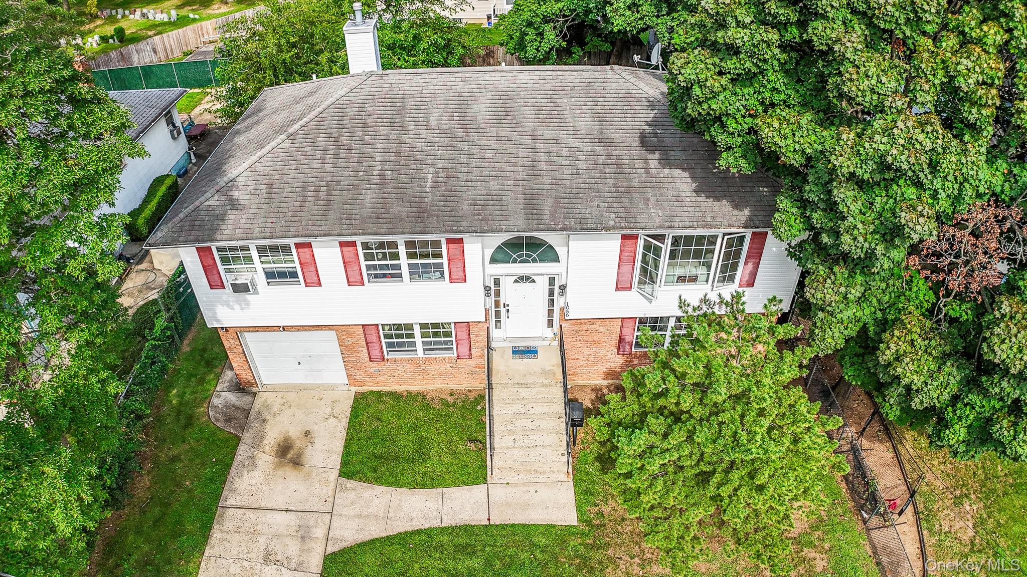 1056 Arthur Street — photo 16