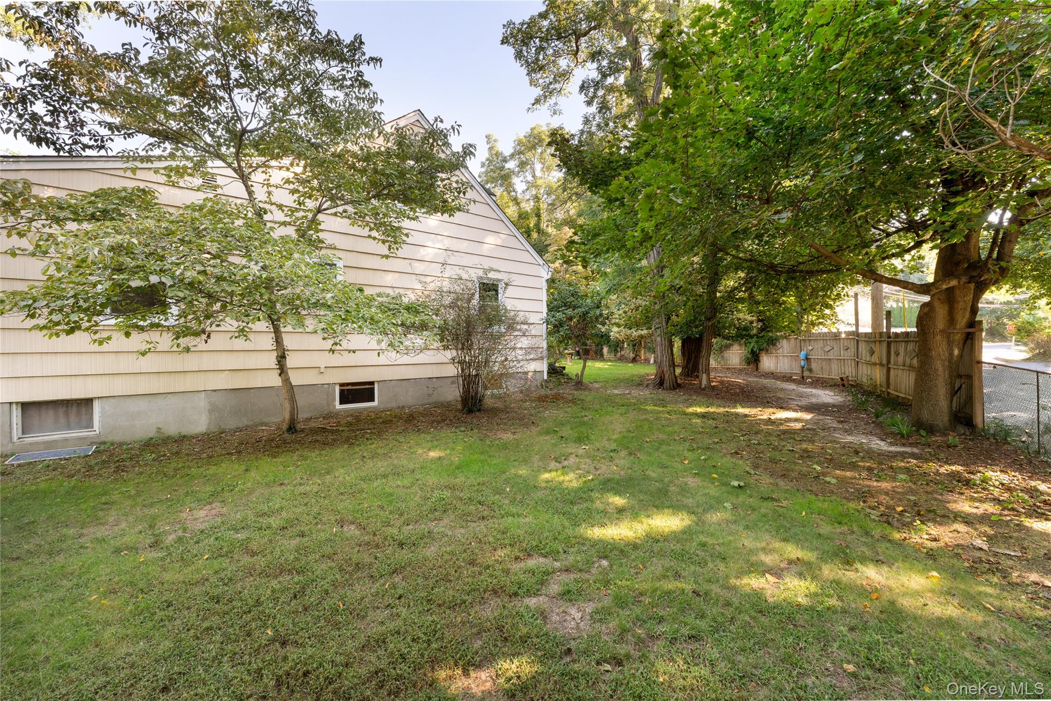 4 Acacia Road — photo 38