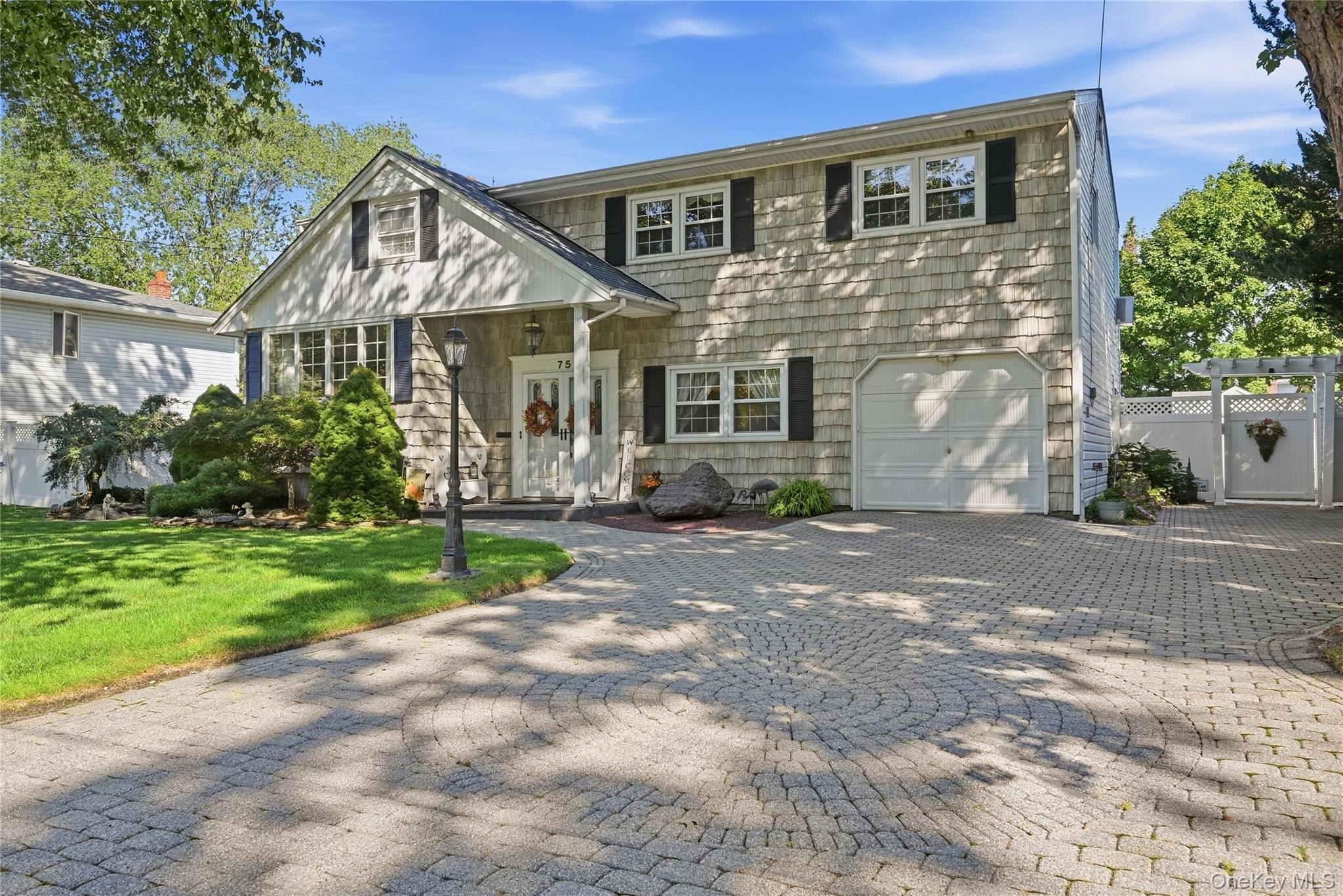 75 Bayview Drive — photo 2