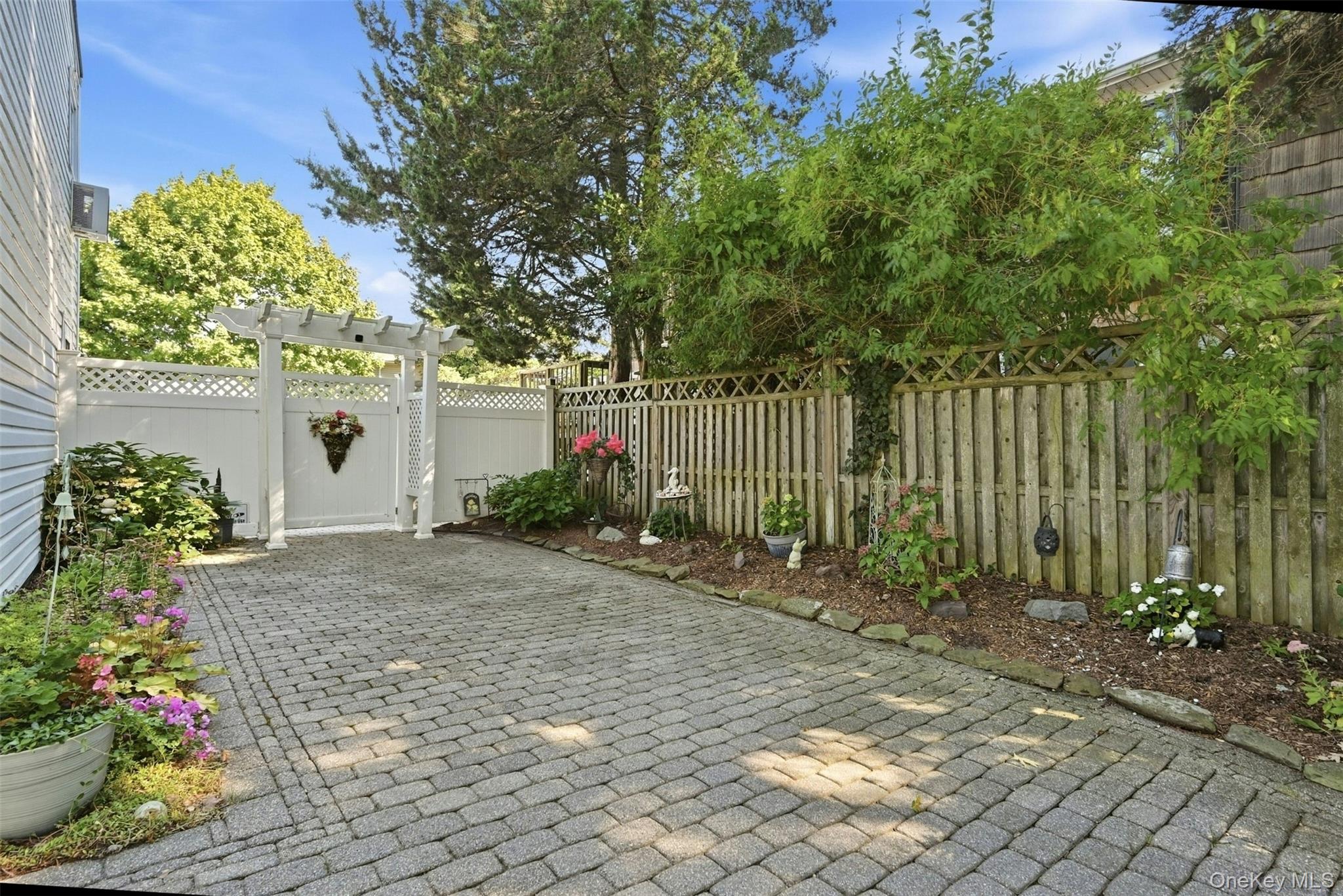 75 Bayview Drive — photo 3