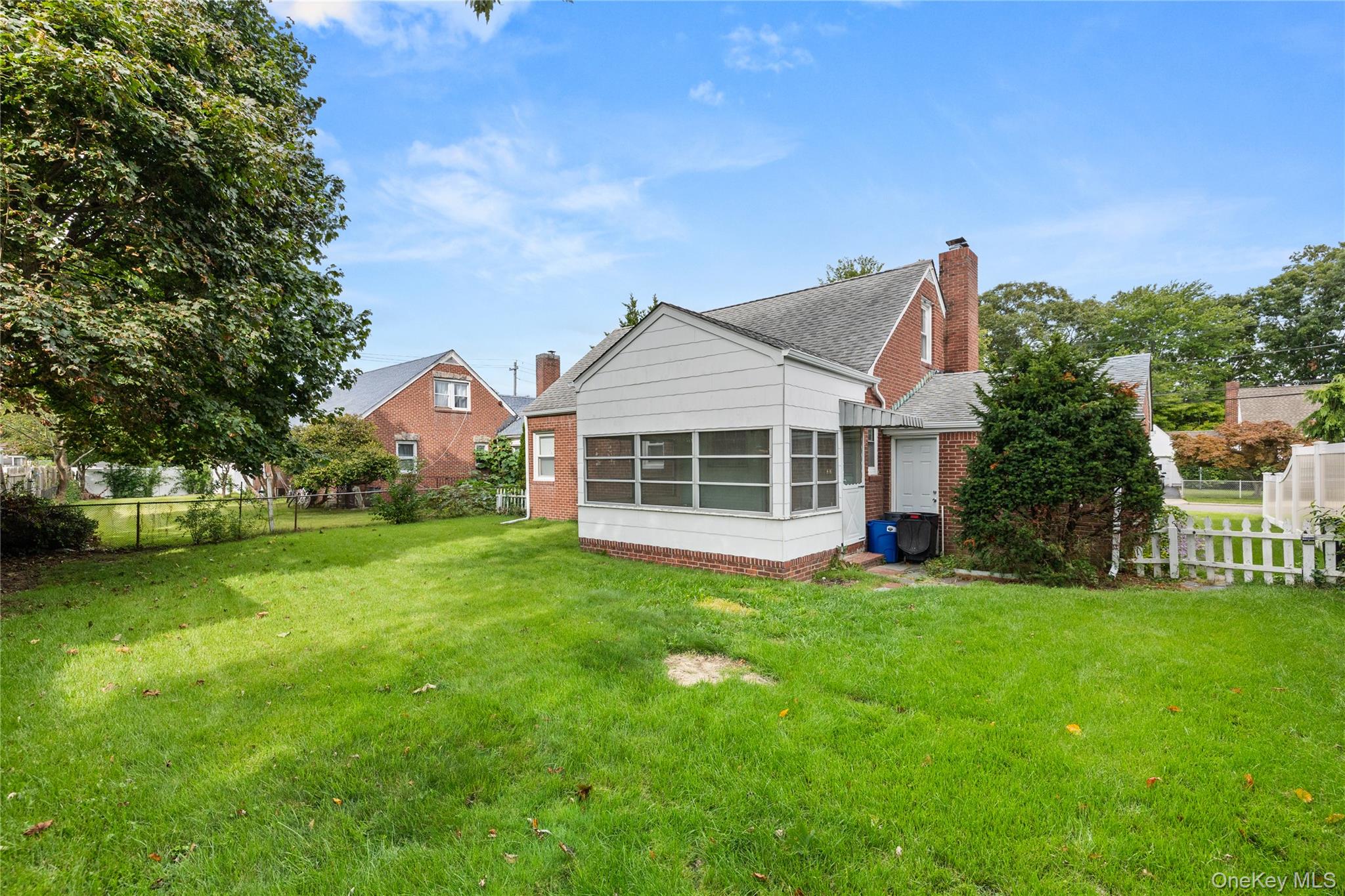 12 Benjamin Avenue — photo 19