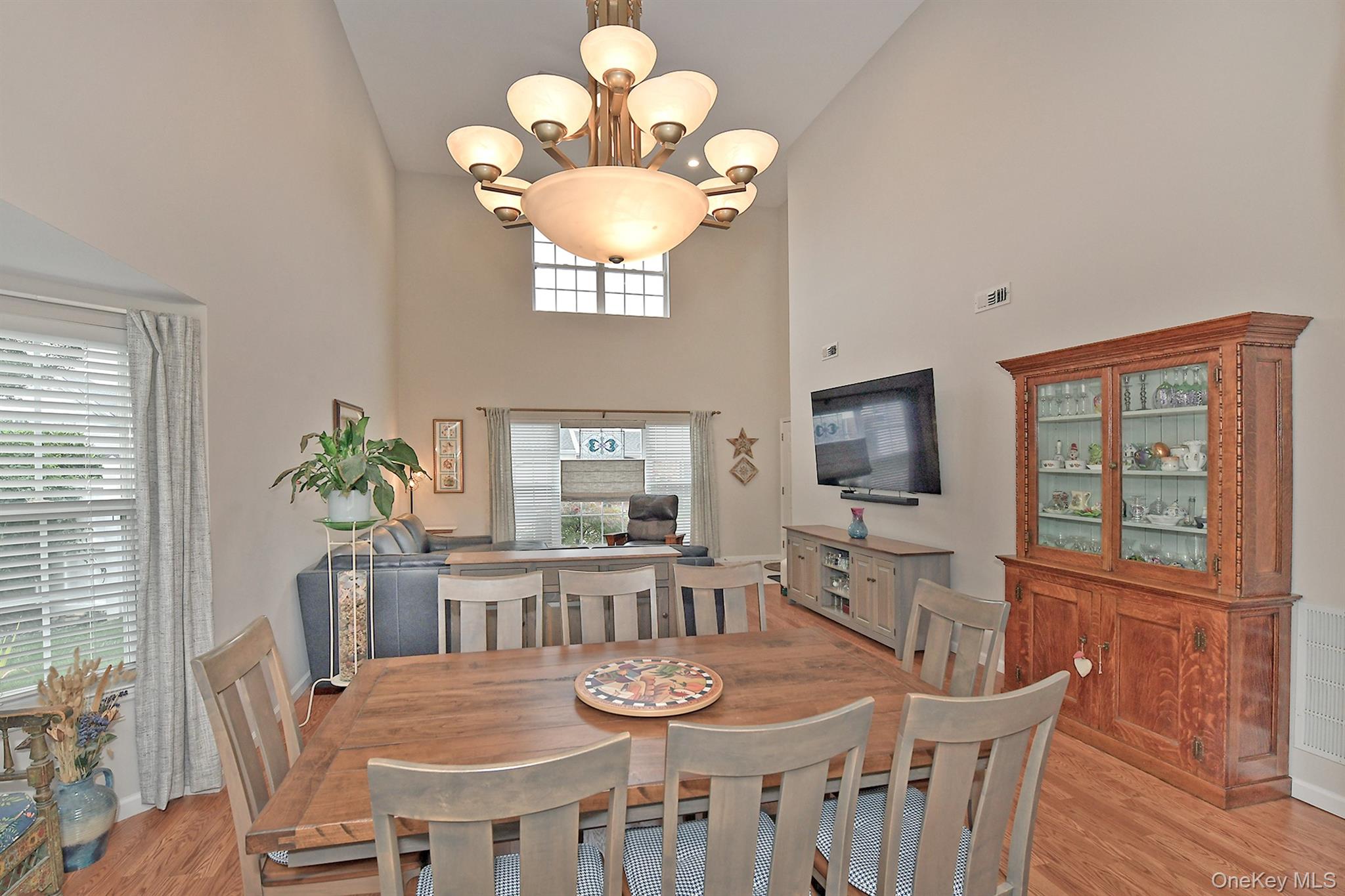 8 Lavern Drive — photo 12