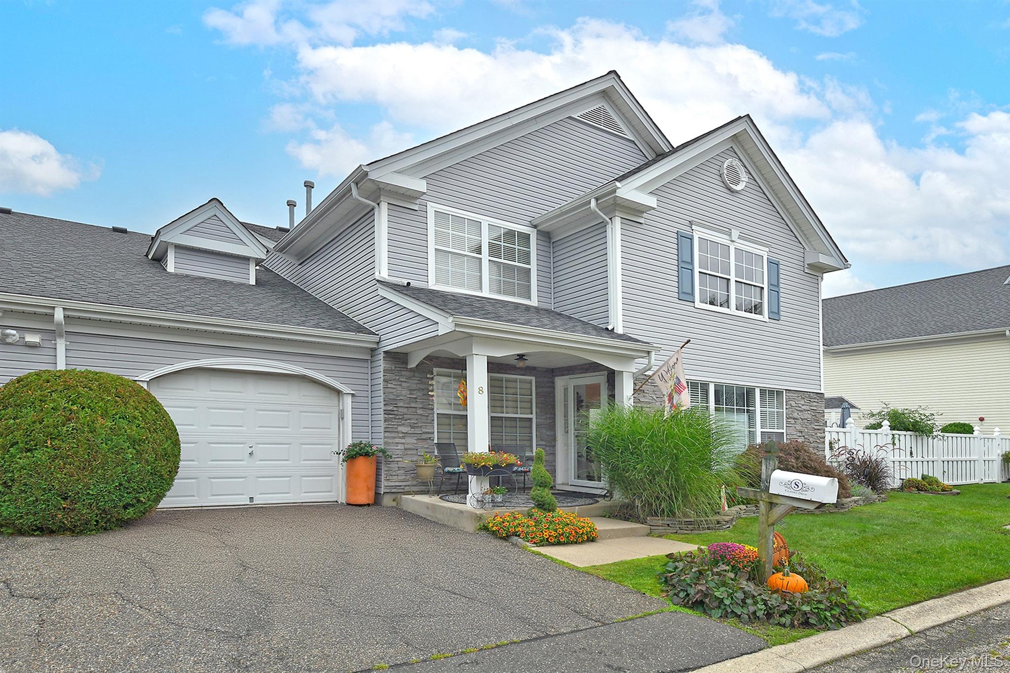 8 Lavern Drive — photo 3