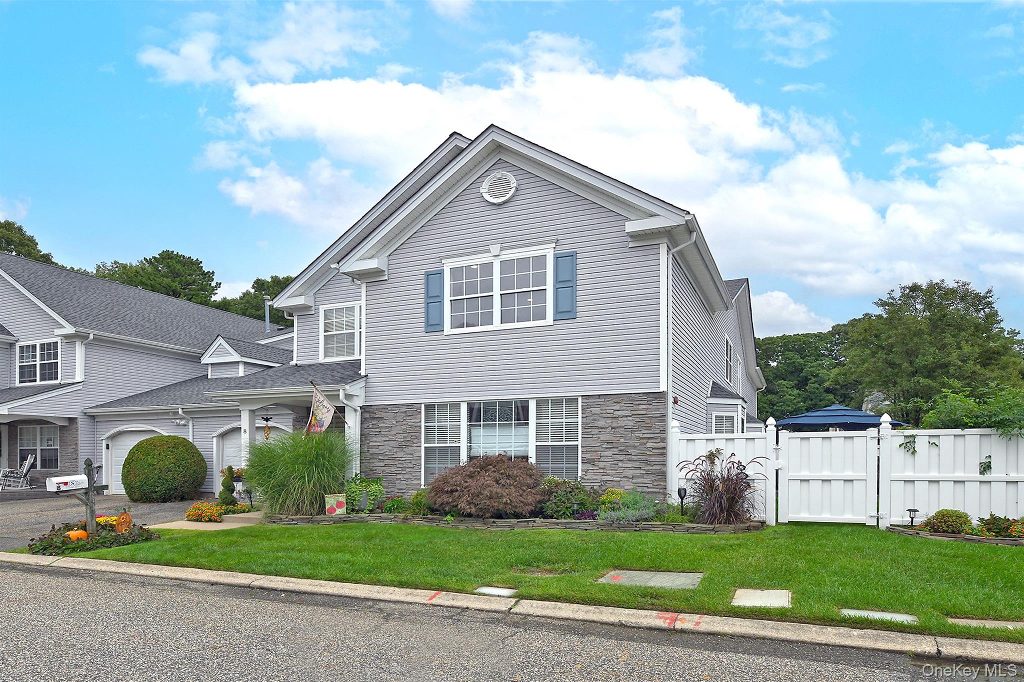 8 Lavern Drive — photo 4