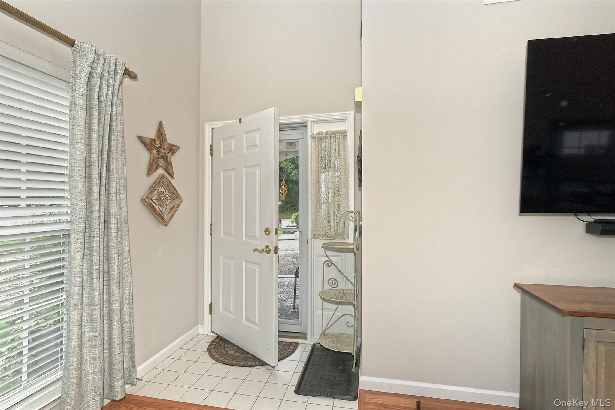 8 Lavern Drive — photo 6