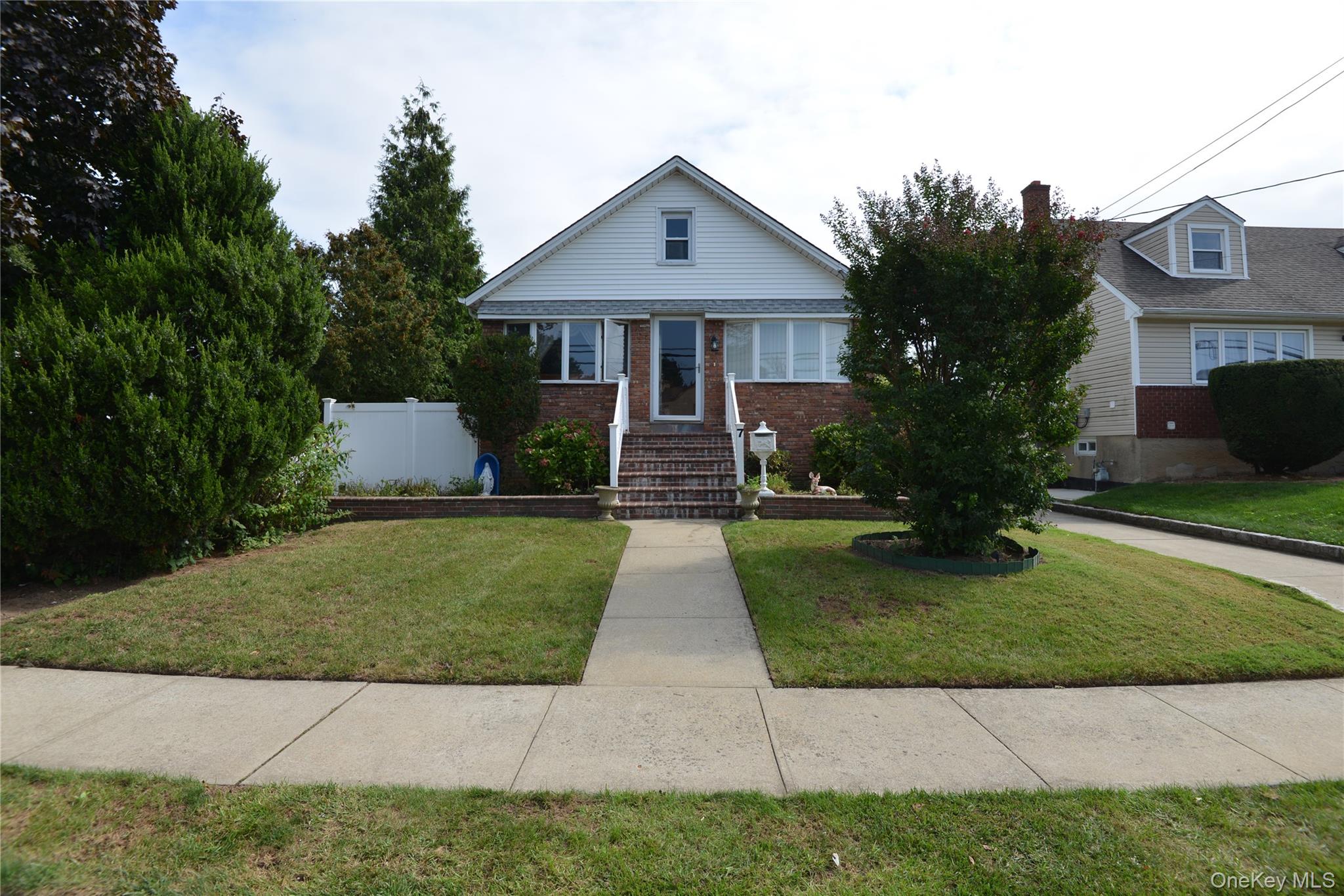 7 Bay Avenue, Freeport