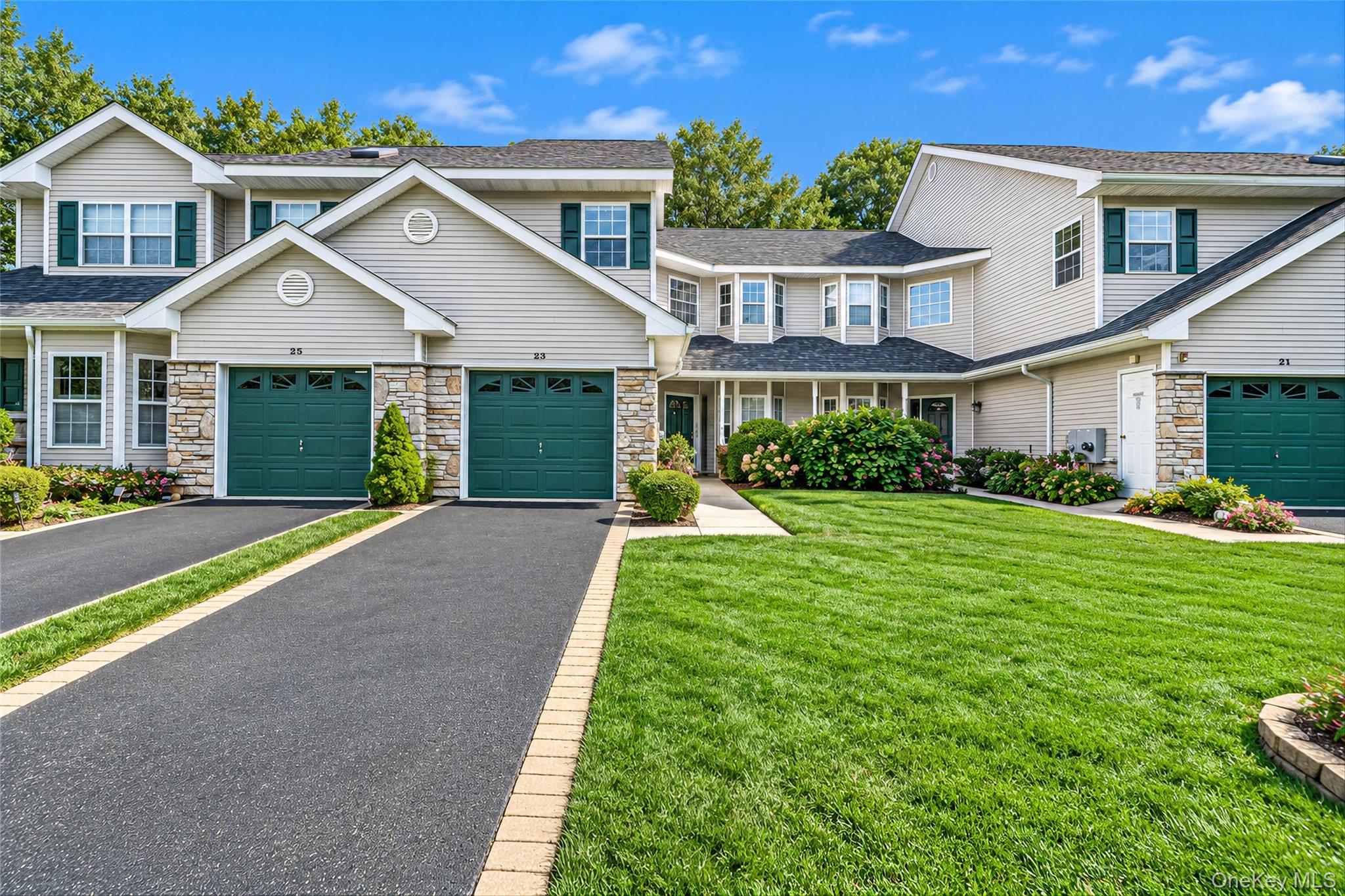 23 Willow Wood Drive — photo 4