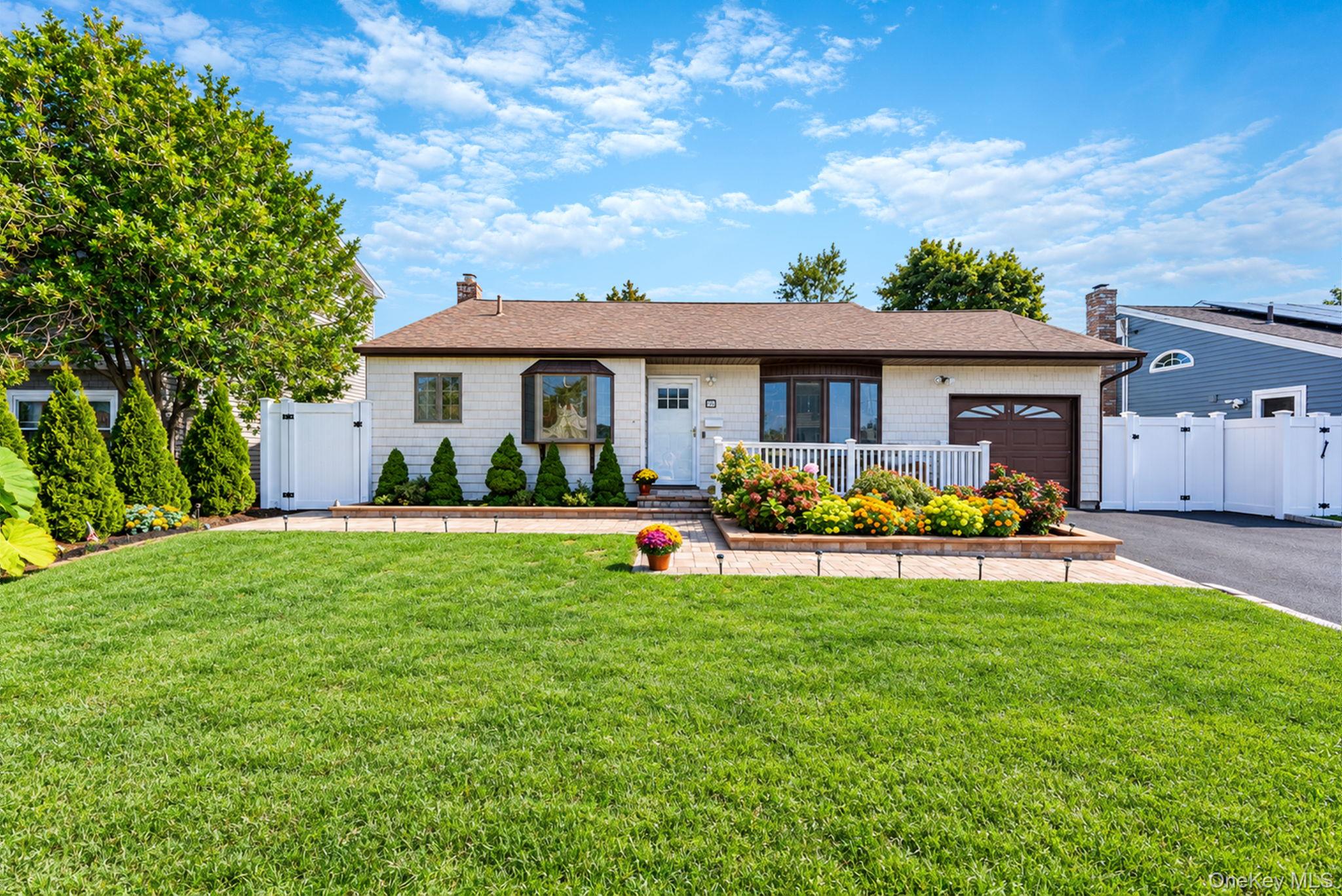 833 Fulton Avenue, Lindenhurst