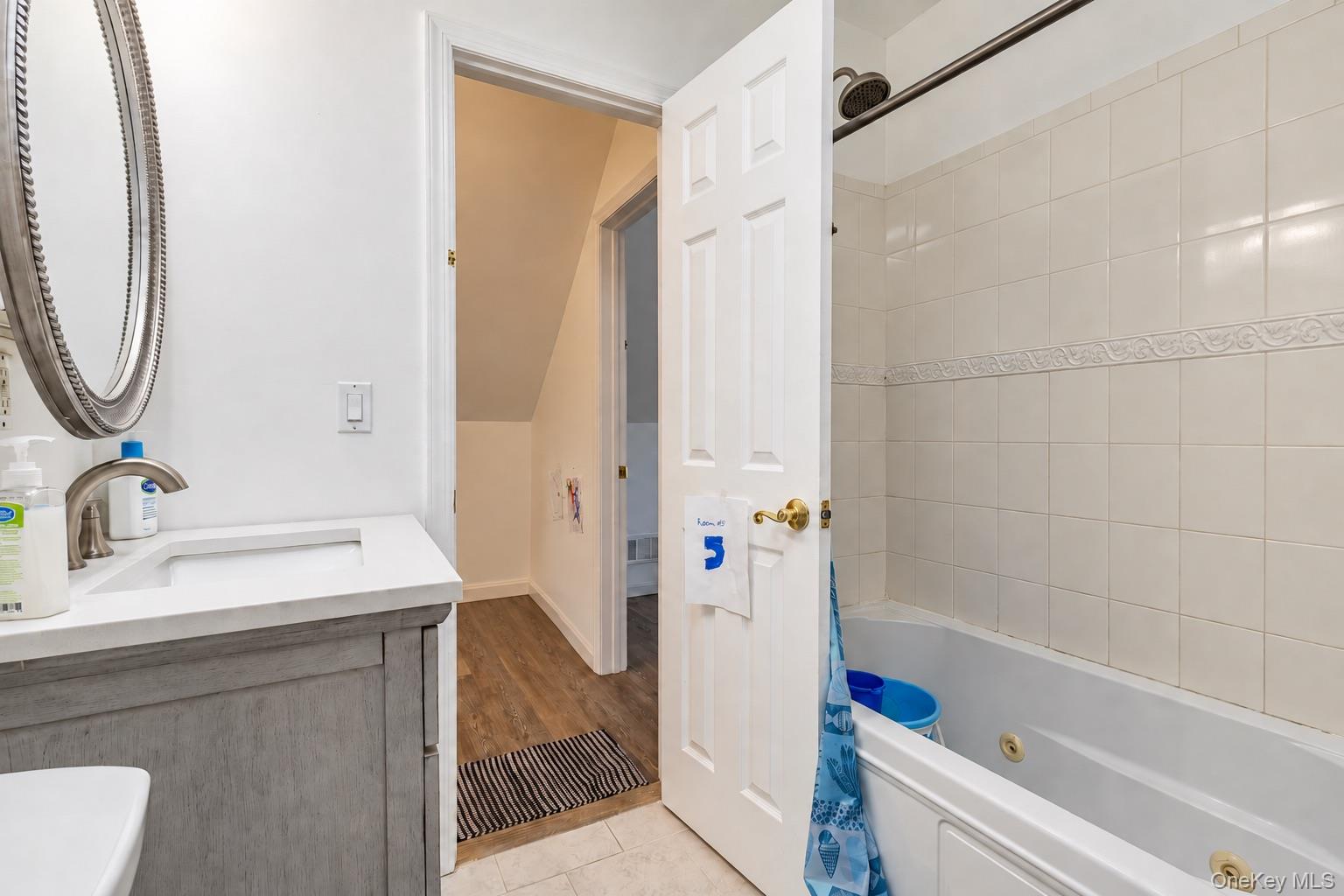 561 Parker Avenue — photo 16