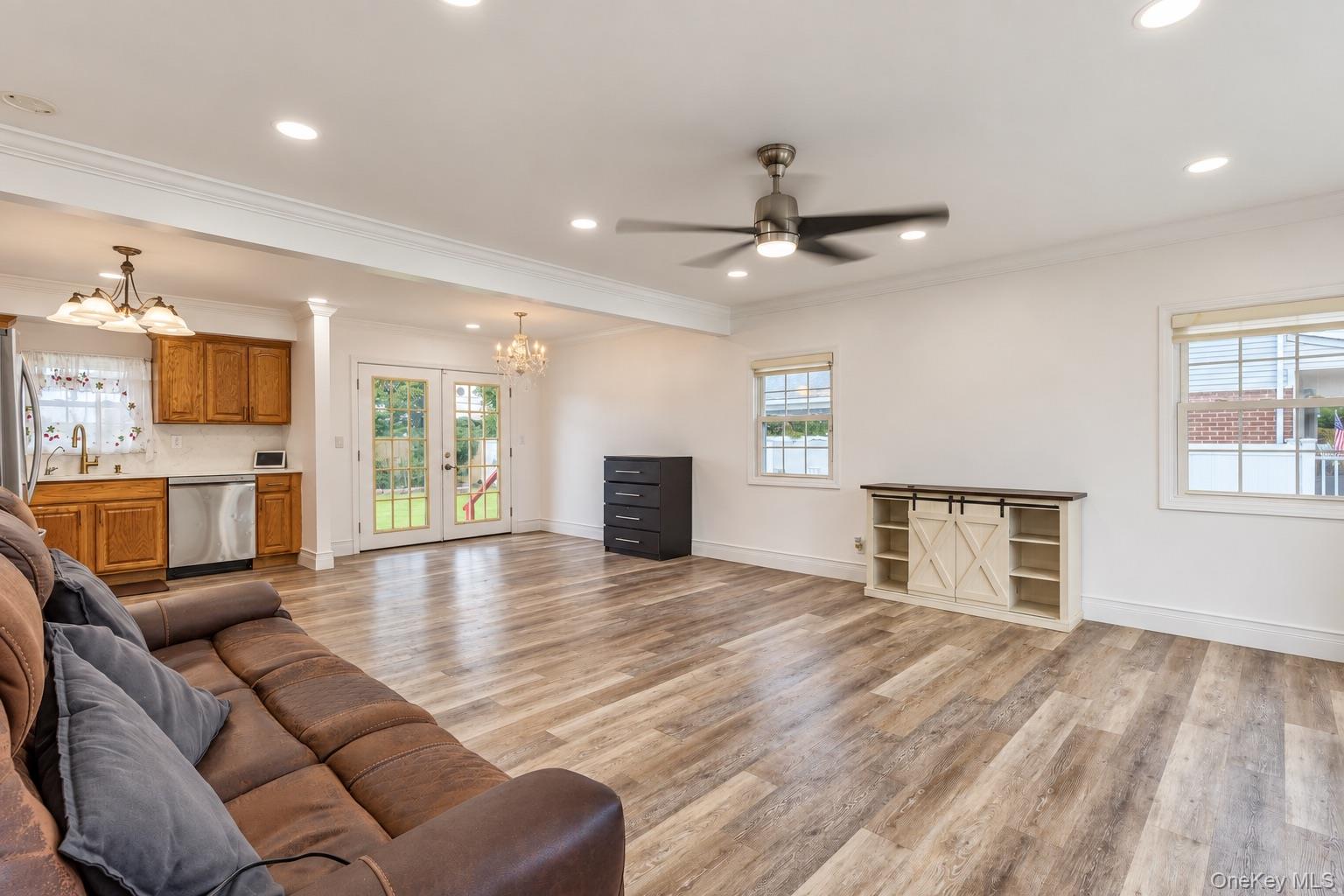 561 Parker Avenue — photo 3