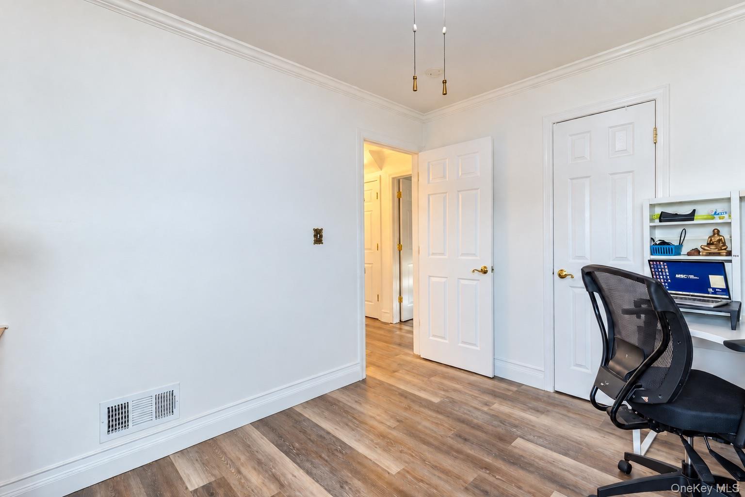561 Parker Avenue — photo 10
