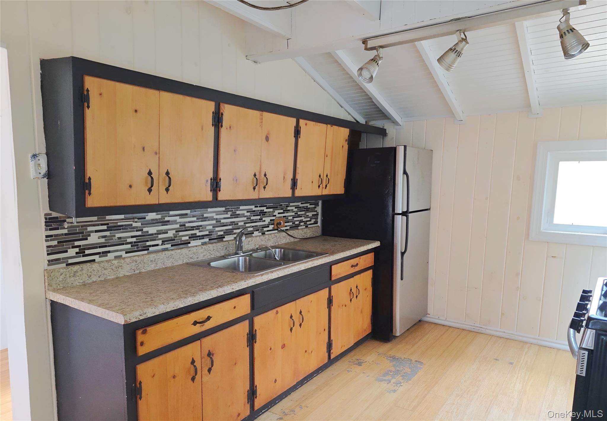 54 Oak Beach Road — photo 12