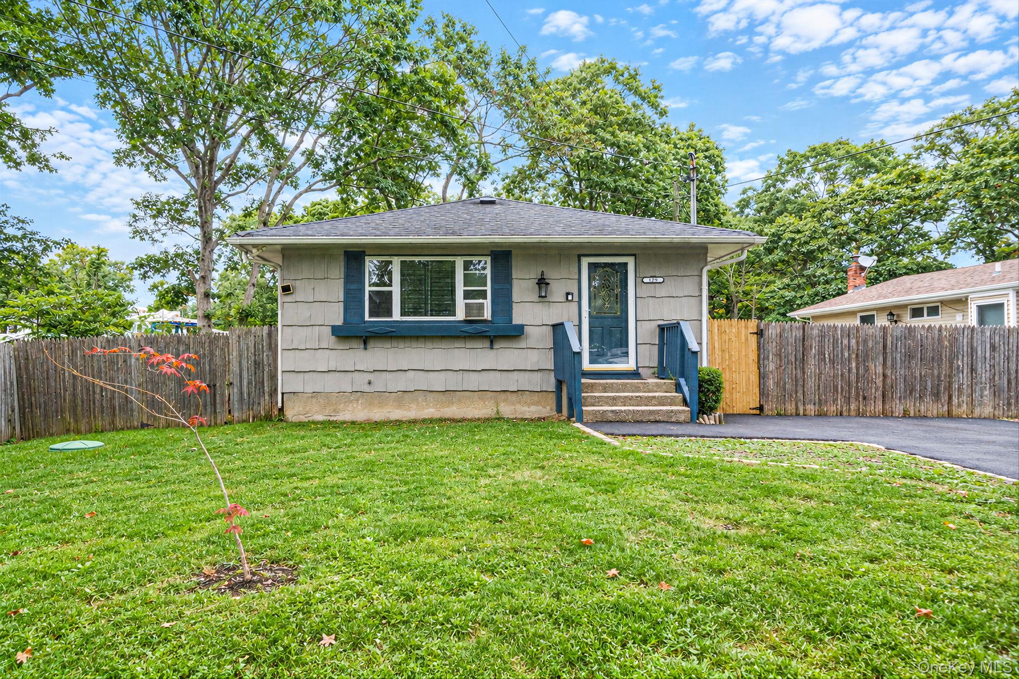 129 Shinnecock Avenue, Mastic