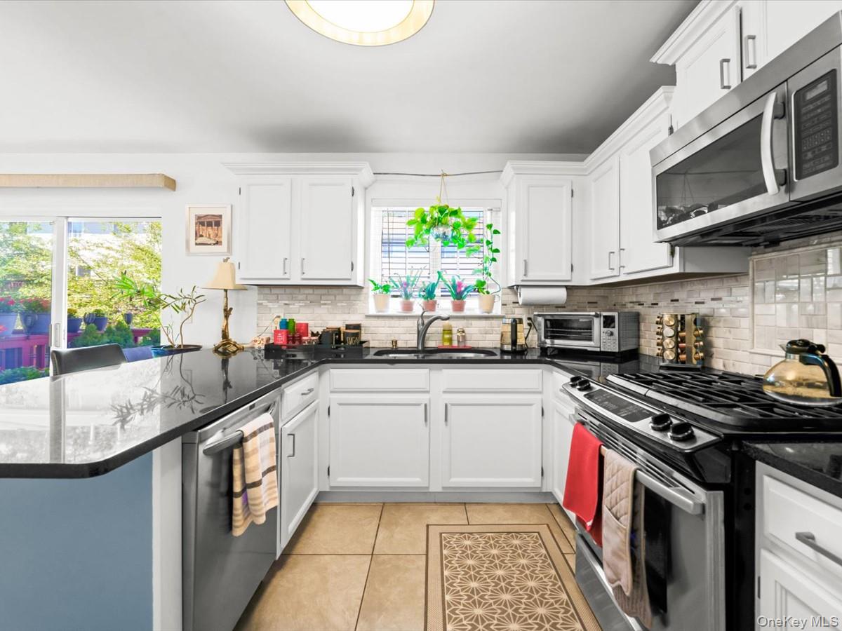 208 Hendrick Avenue — photo 11