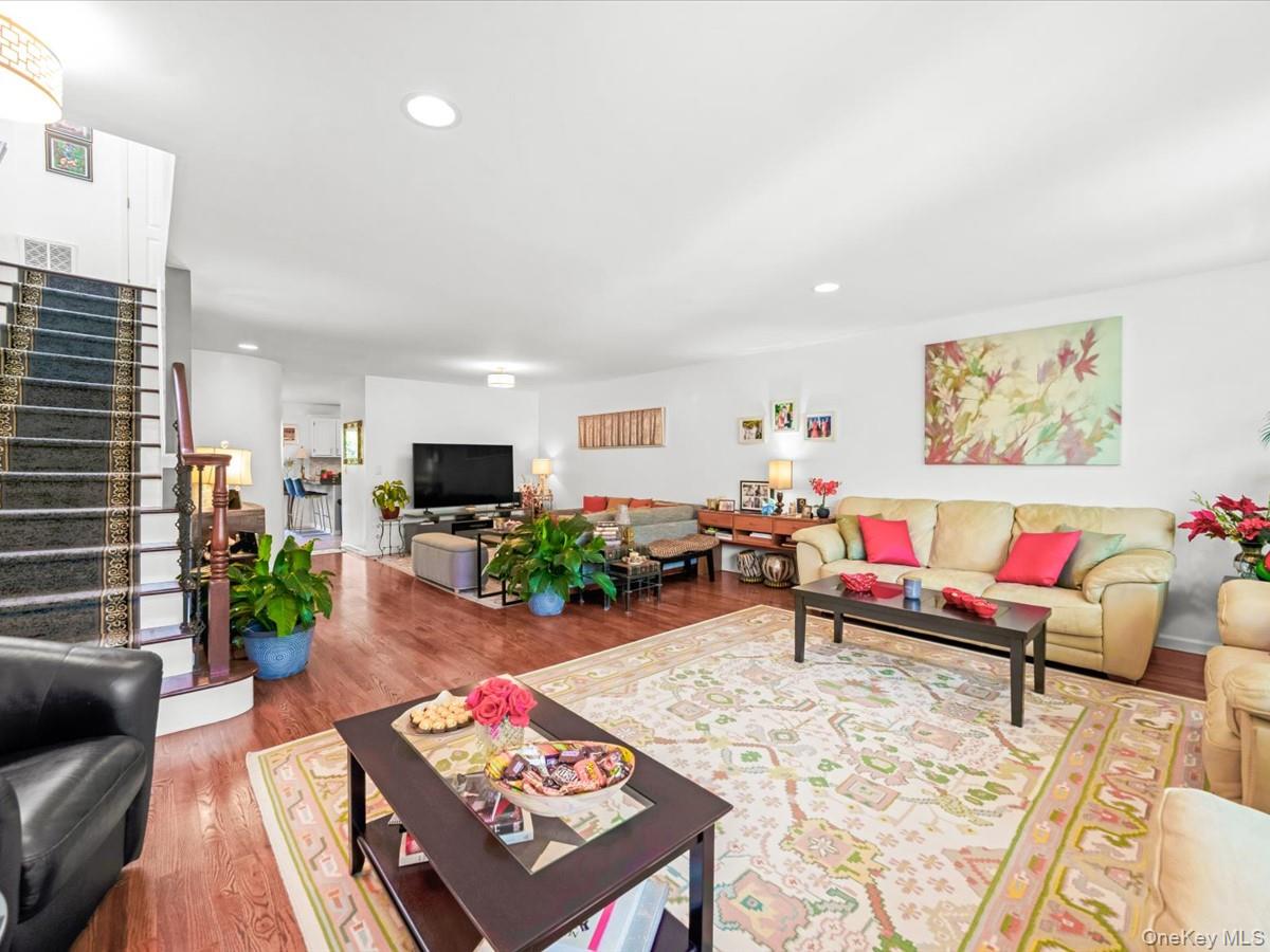 208 Hendrick Avenue — photo 7
