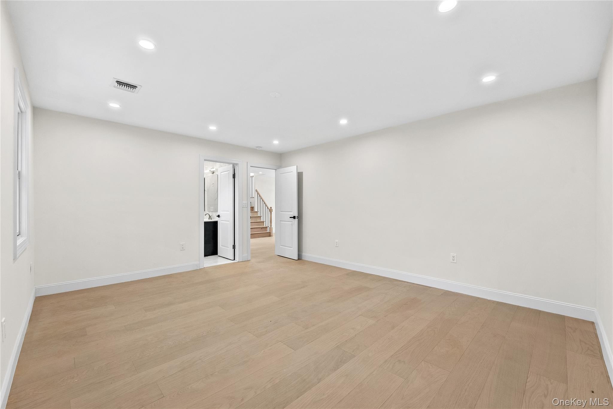 2 CIRCLE Drive — photo 25