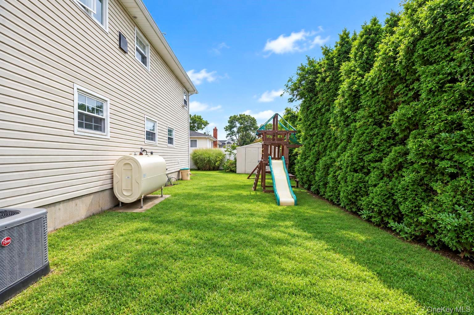 355 Islip Boulevard — photo 11