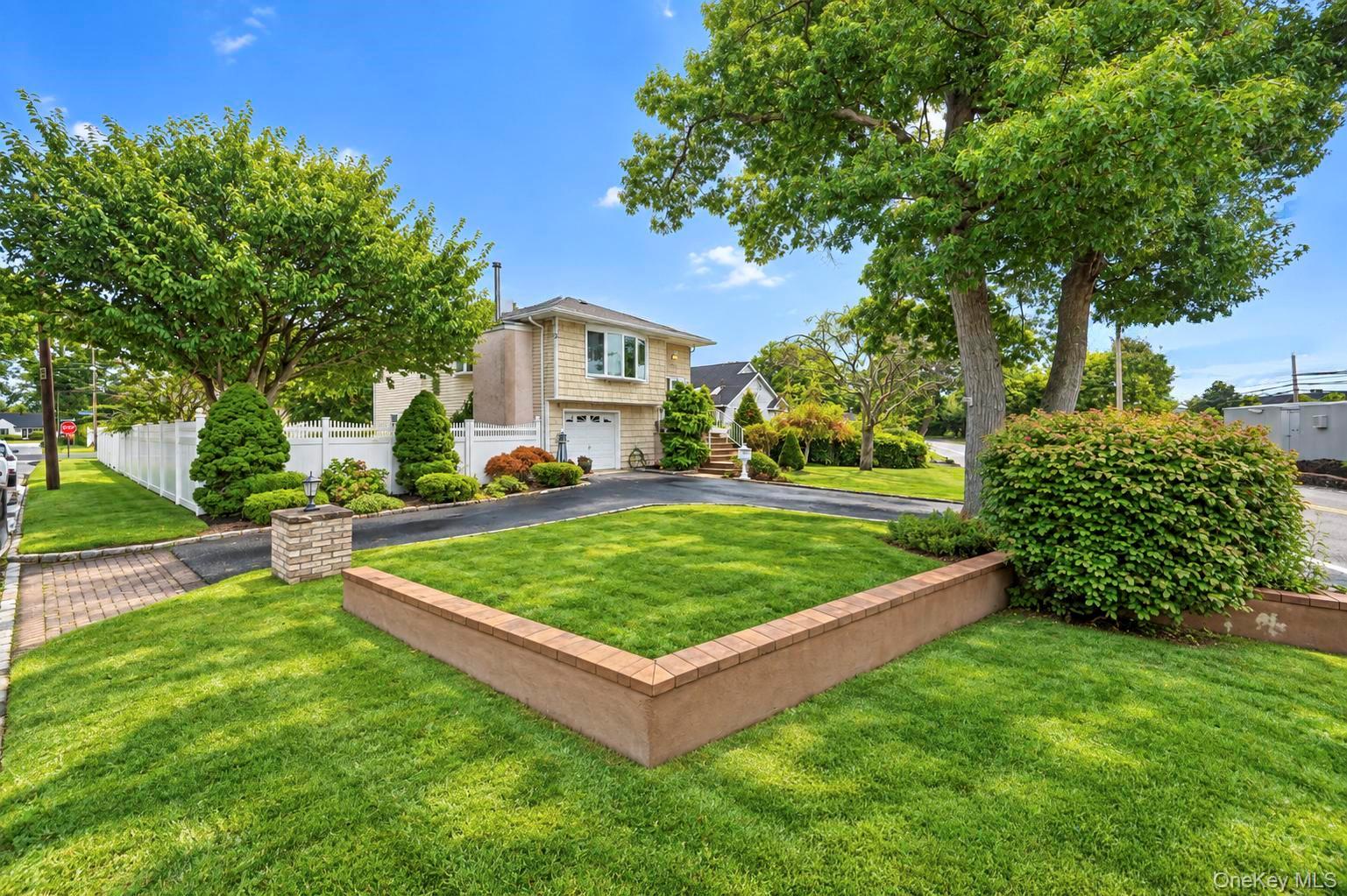 355 Islip Boulevard — photo 4