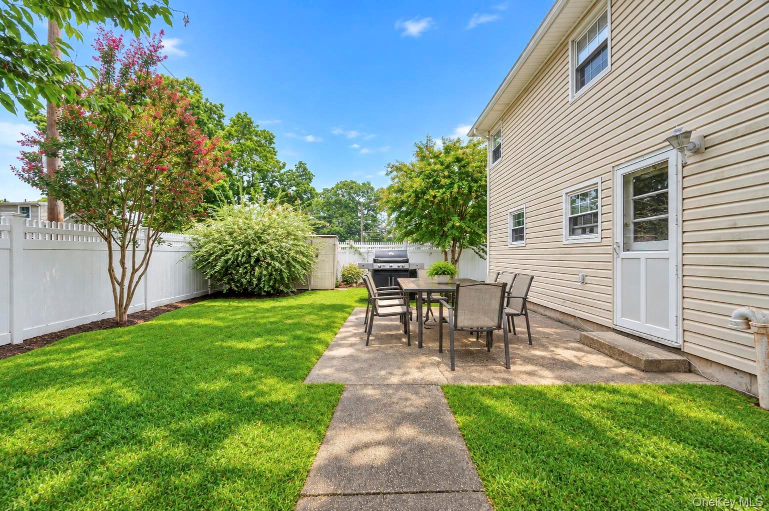 355 Islip Boulevard — photo 9