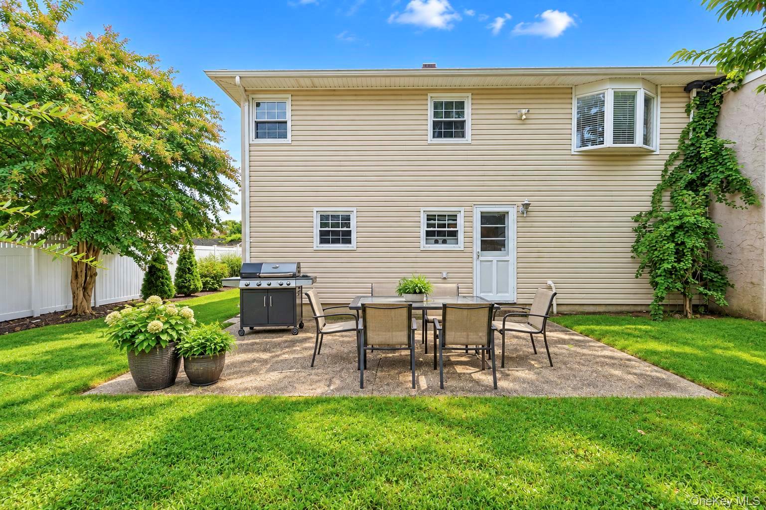 355 Islip Boulevard — photo 10