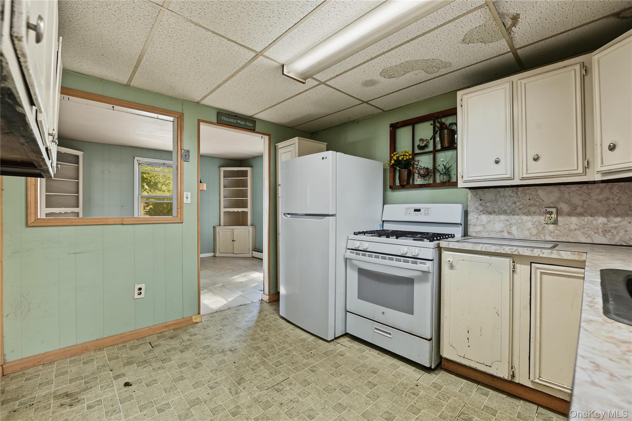2 Willett Avenue — photo 12