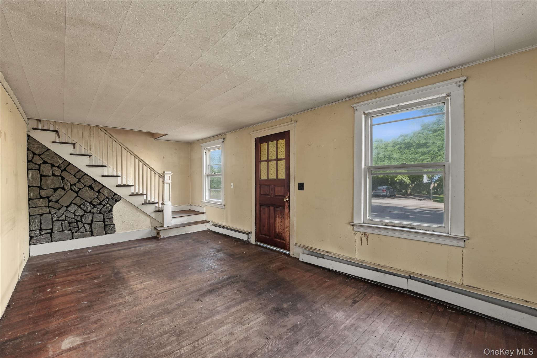 2 Willett Avenue — photo 3