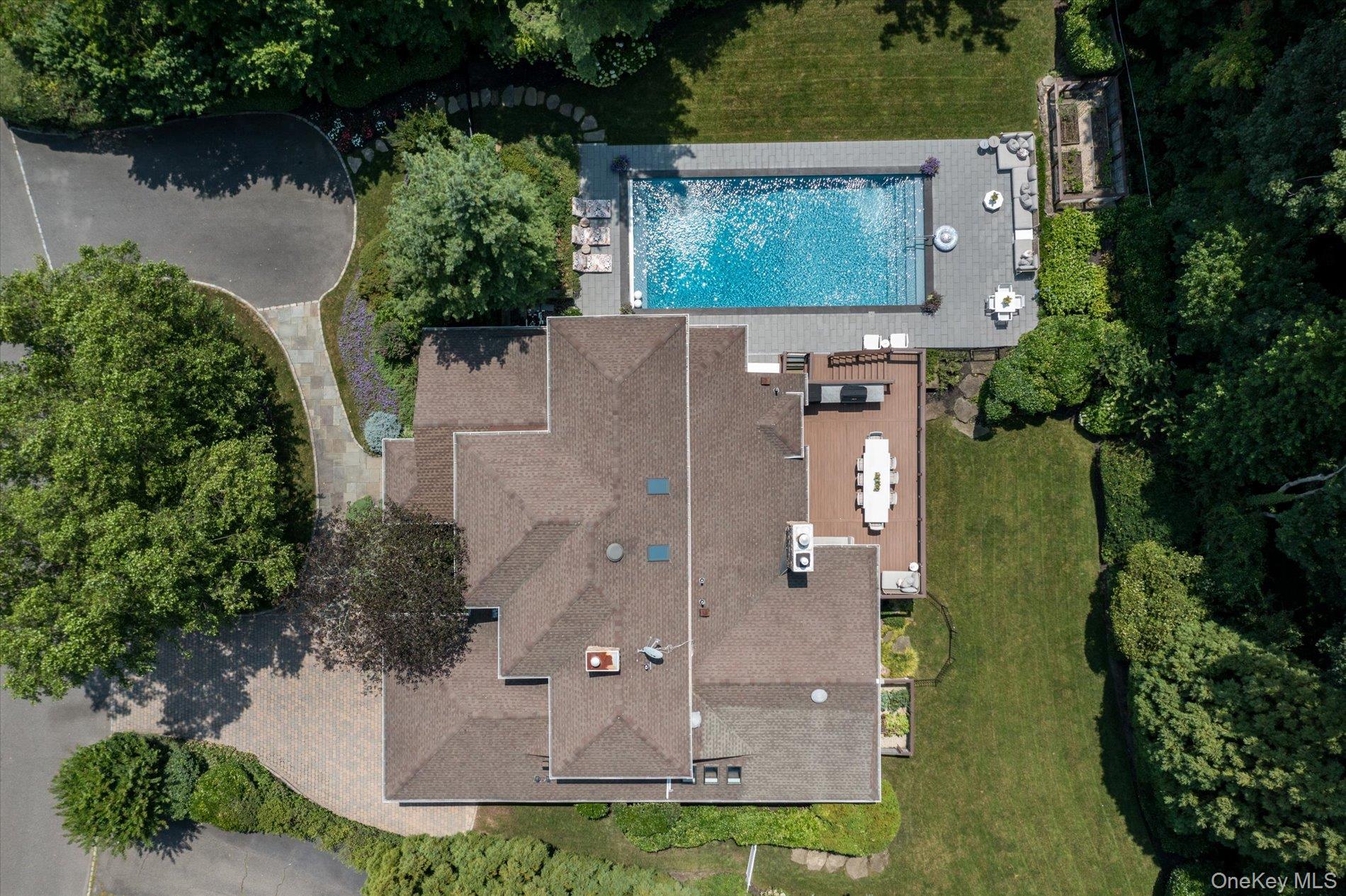 83 Karol Place — photo 40
