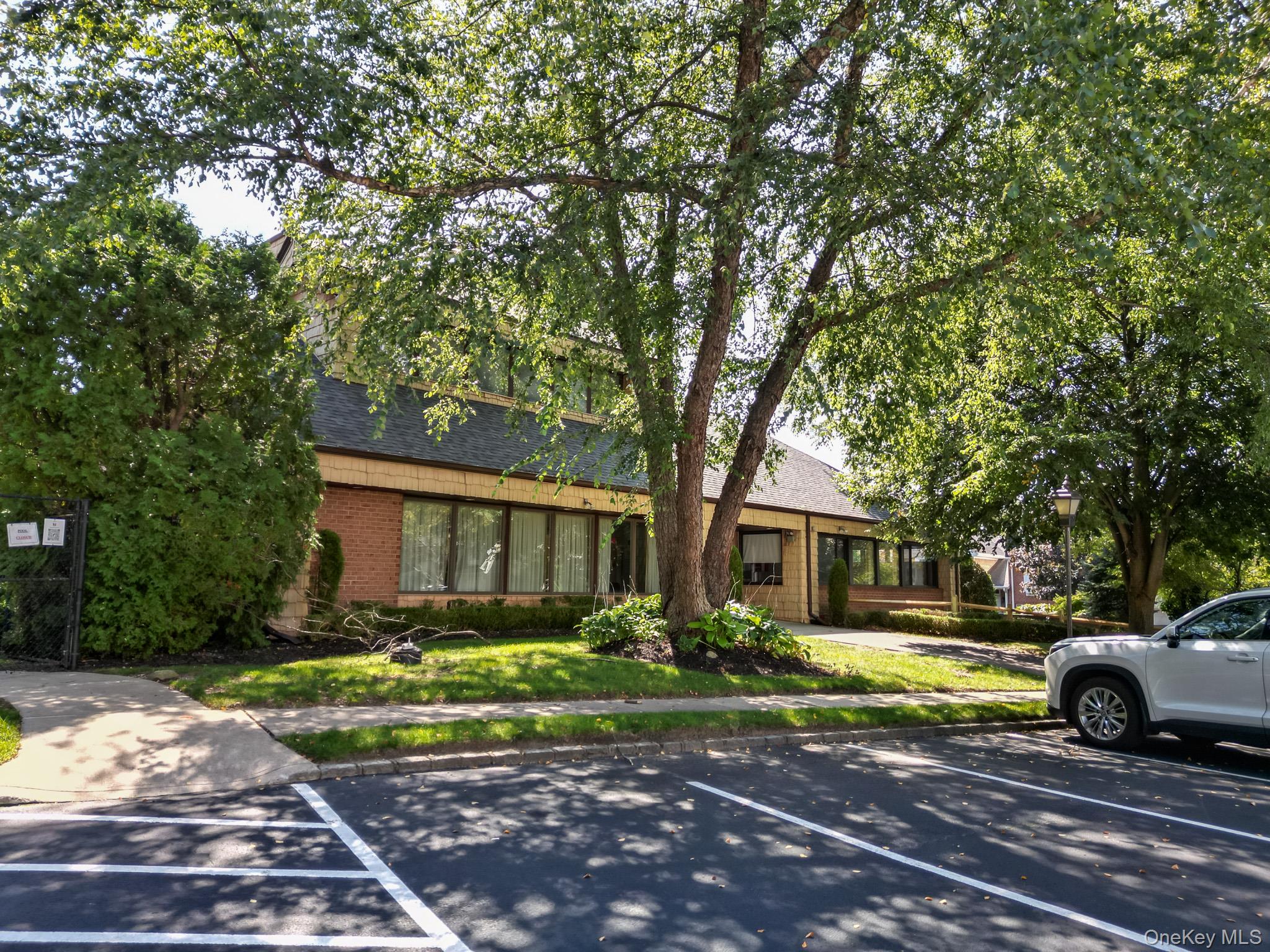 105 Glen Way — photo 33
