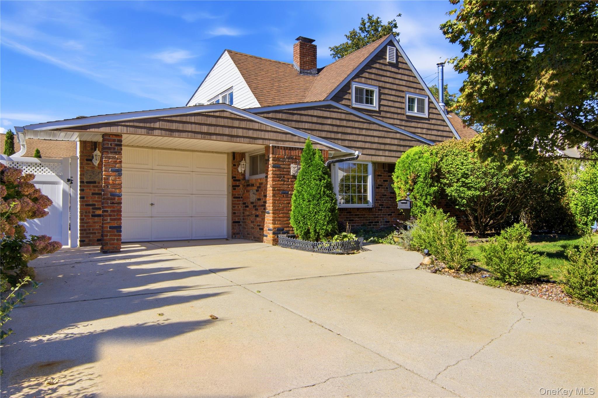 33 Stonecutter Road, Levittown