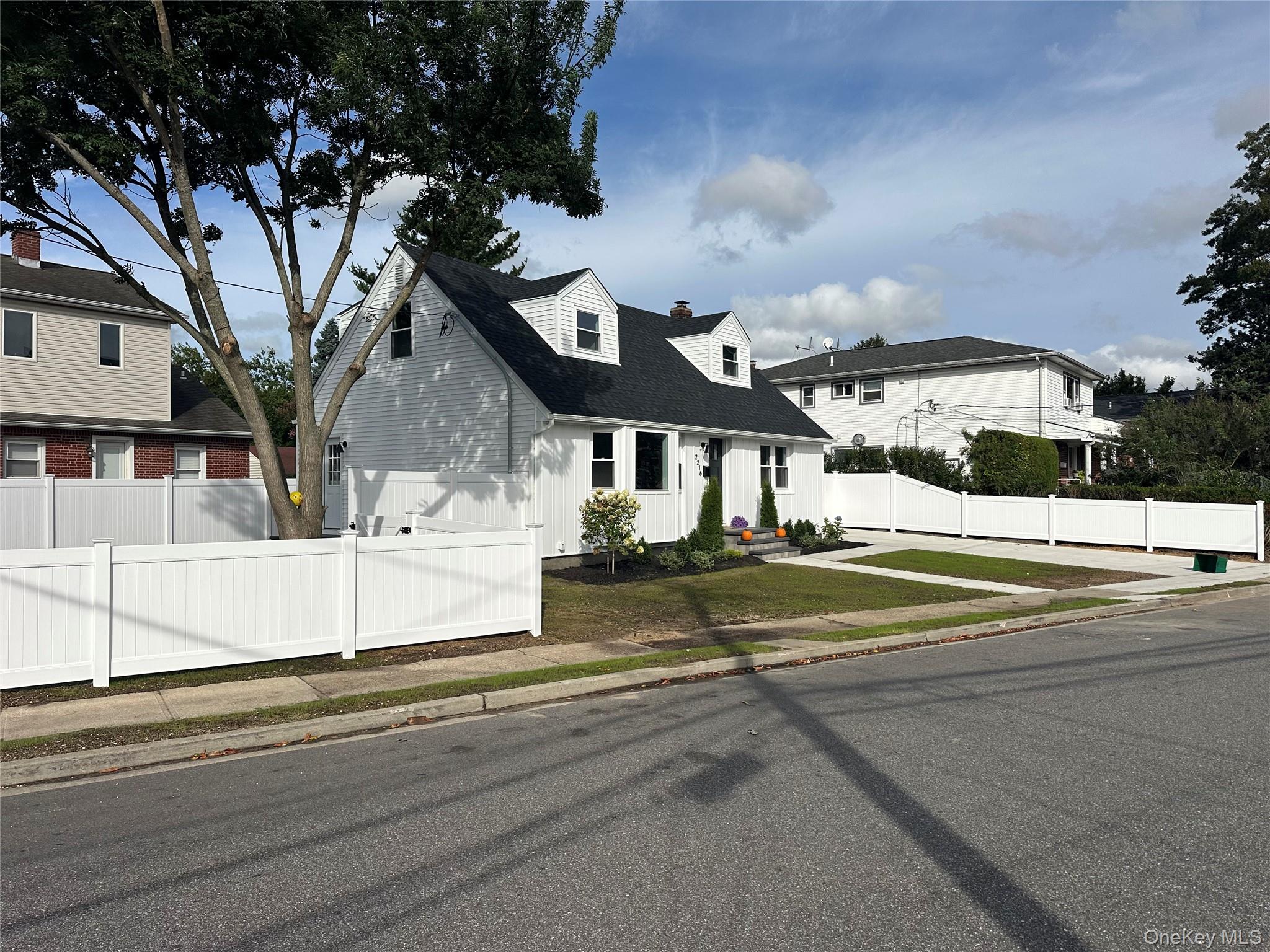 2216 Brooklyn Avenue — photo 20