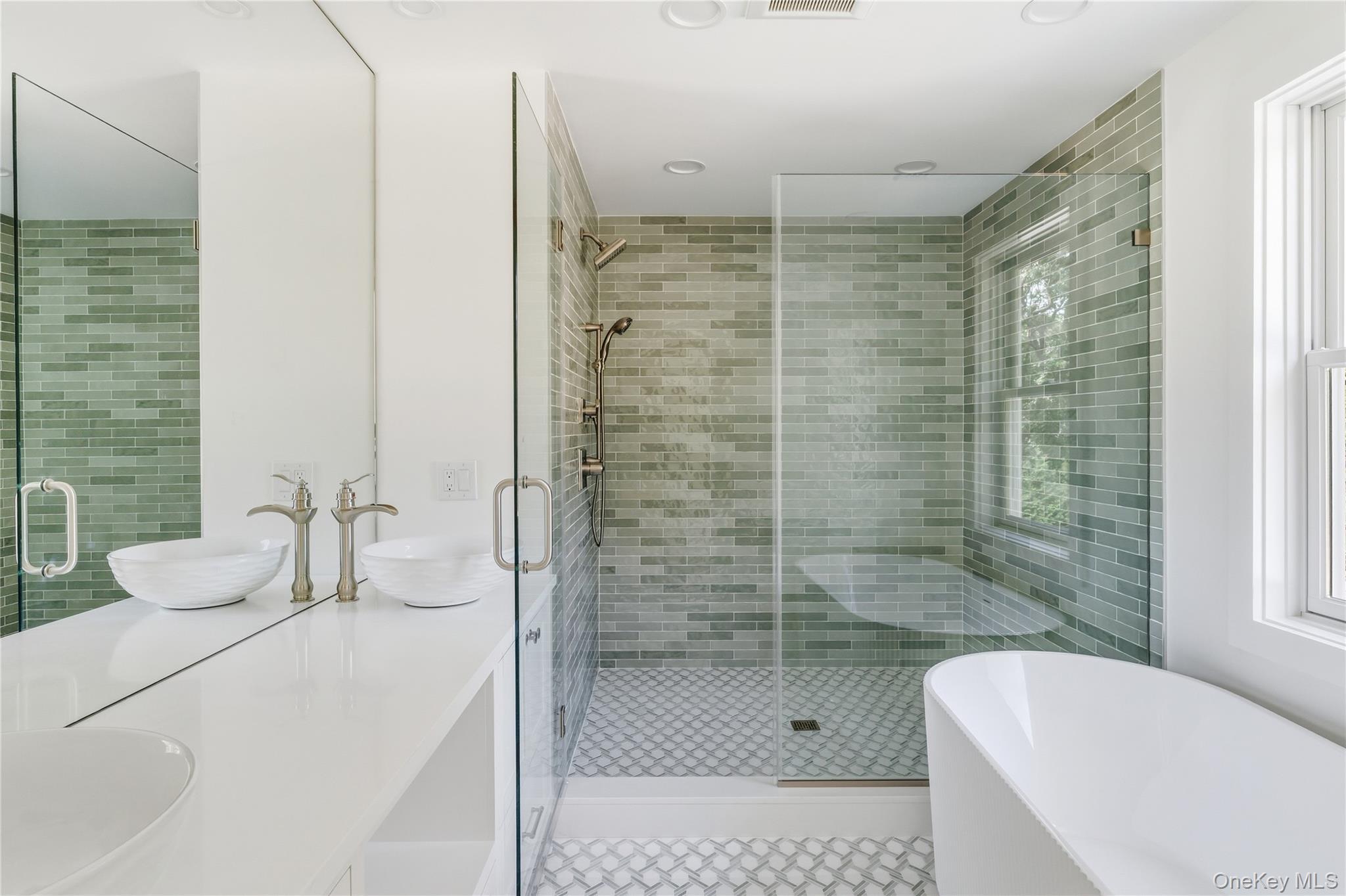795 Bayview Avenue — photo 39