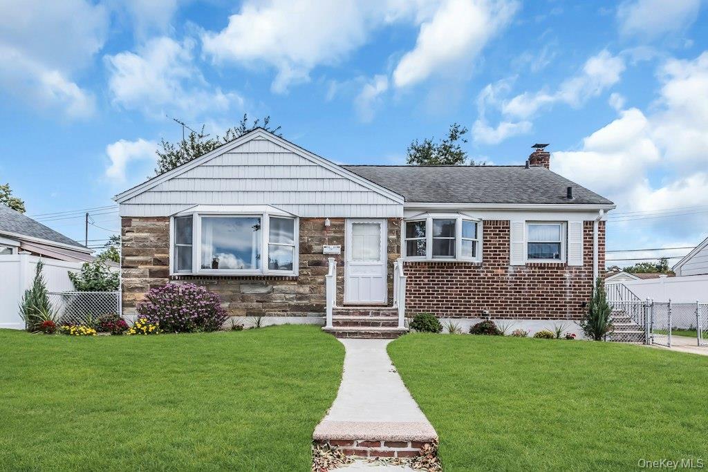 74 Bette Road, East Meadow