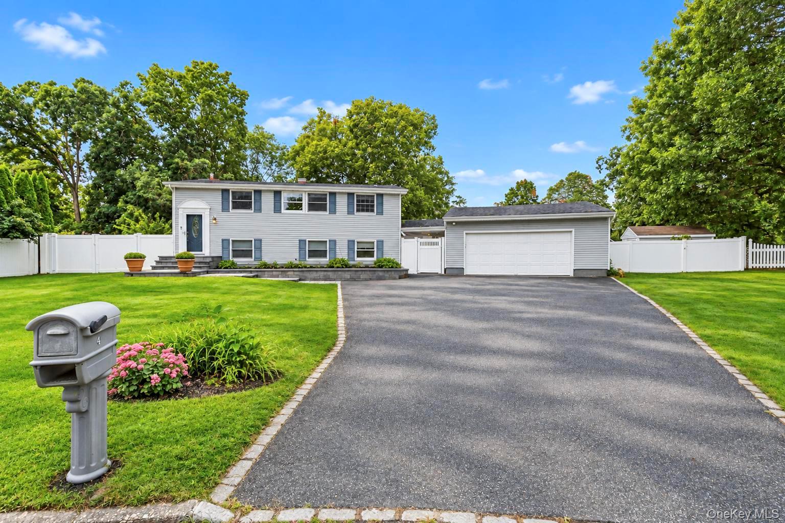 4 Bud Court, East Setauket