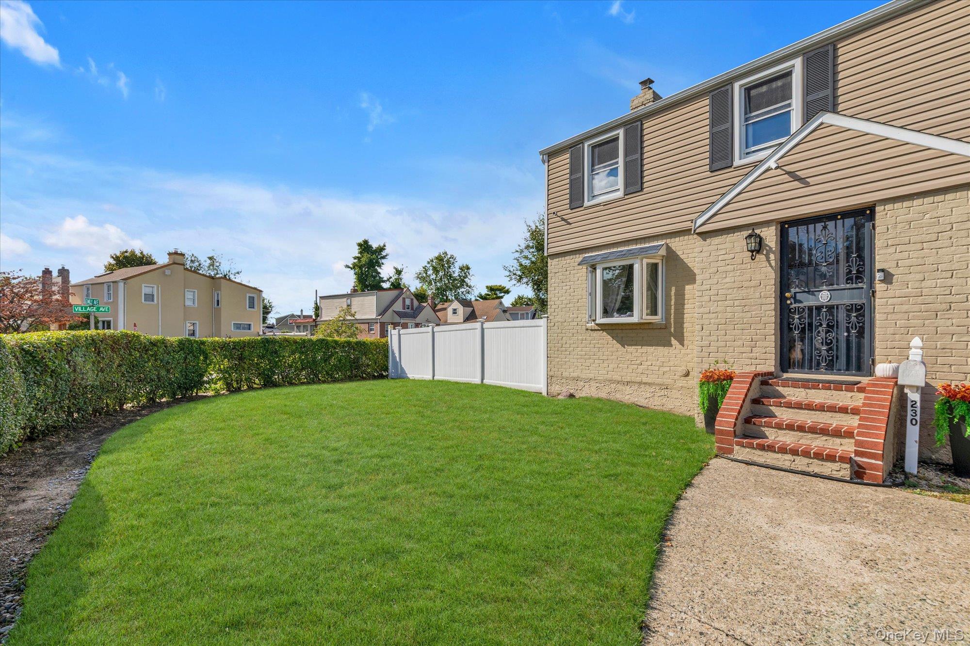 230 Emily Avenue — photo 2