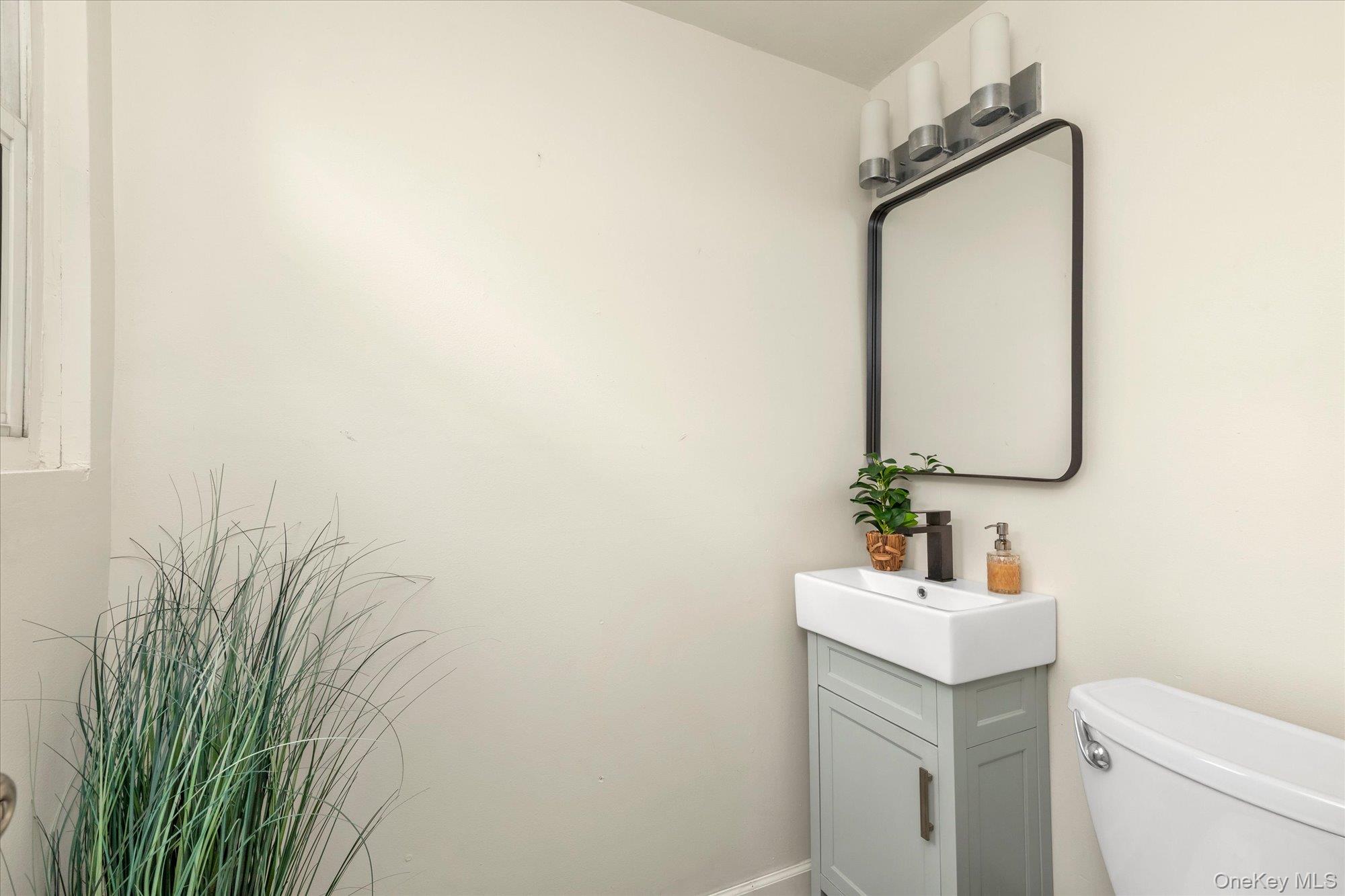 230 Emily Avenue — photo 10