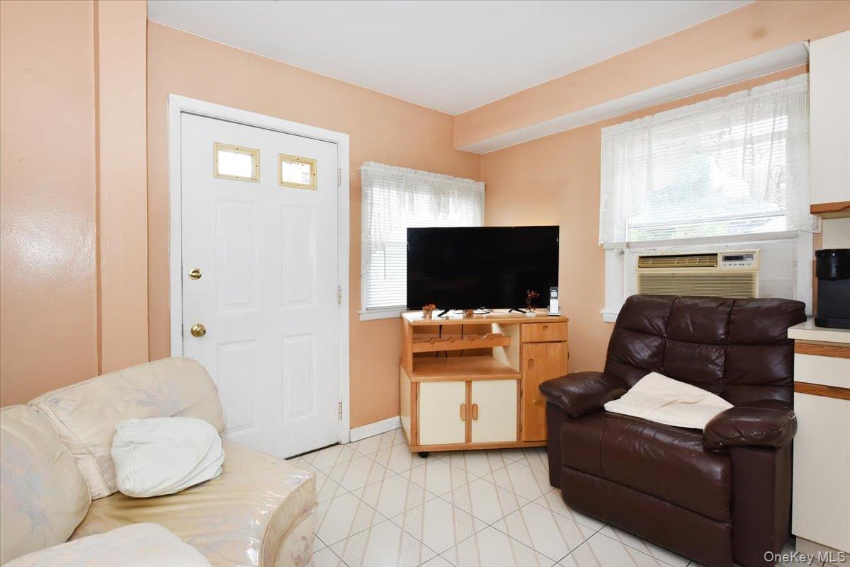 403 Oak Street — photo 6