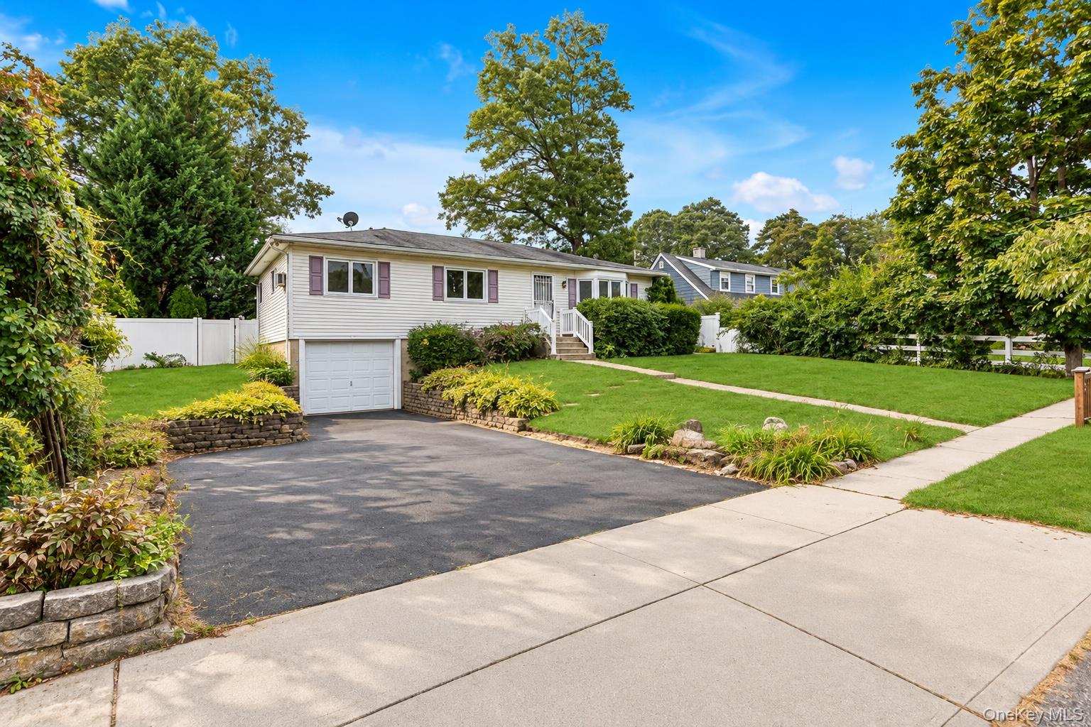270 Browns Road, Nesconset