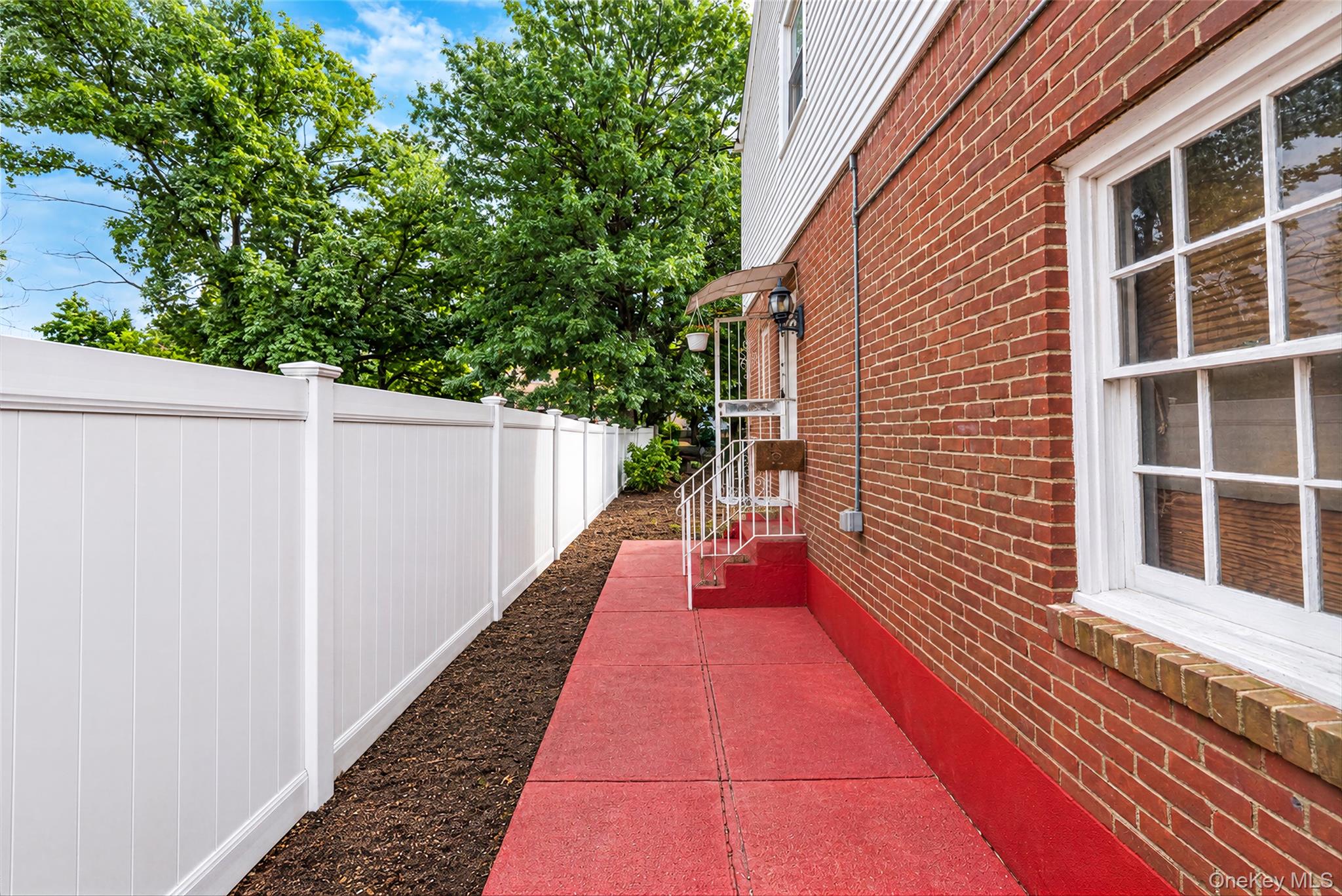 30 Fairview Boulevard — photo 4