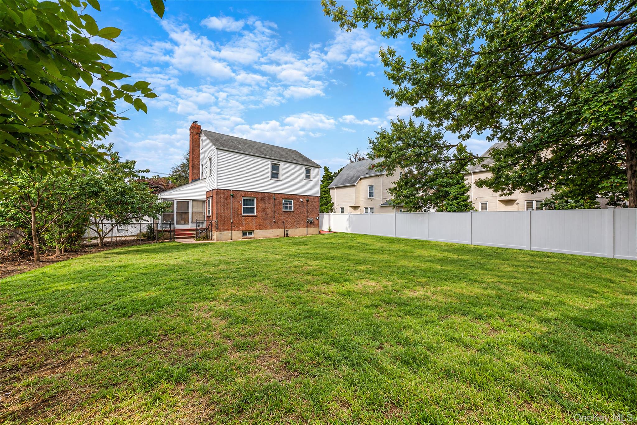 30 Fairview Boulevard — photo 9