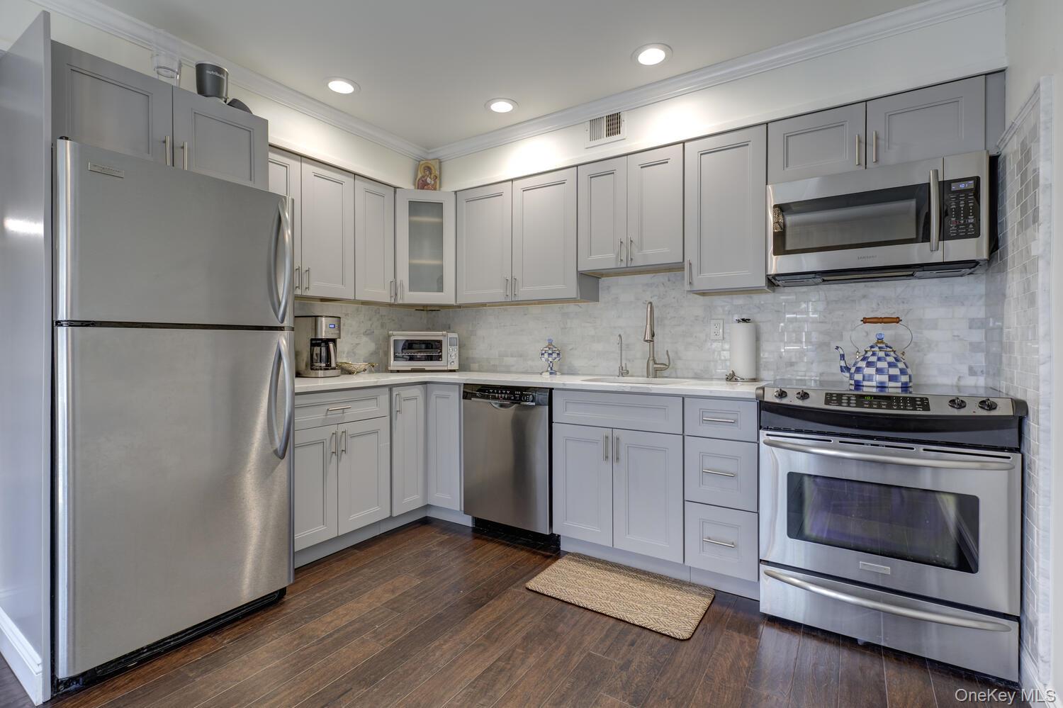 2 Woodtree Drive — photo 11