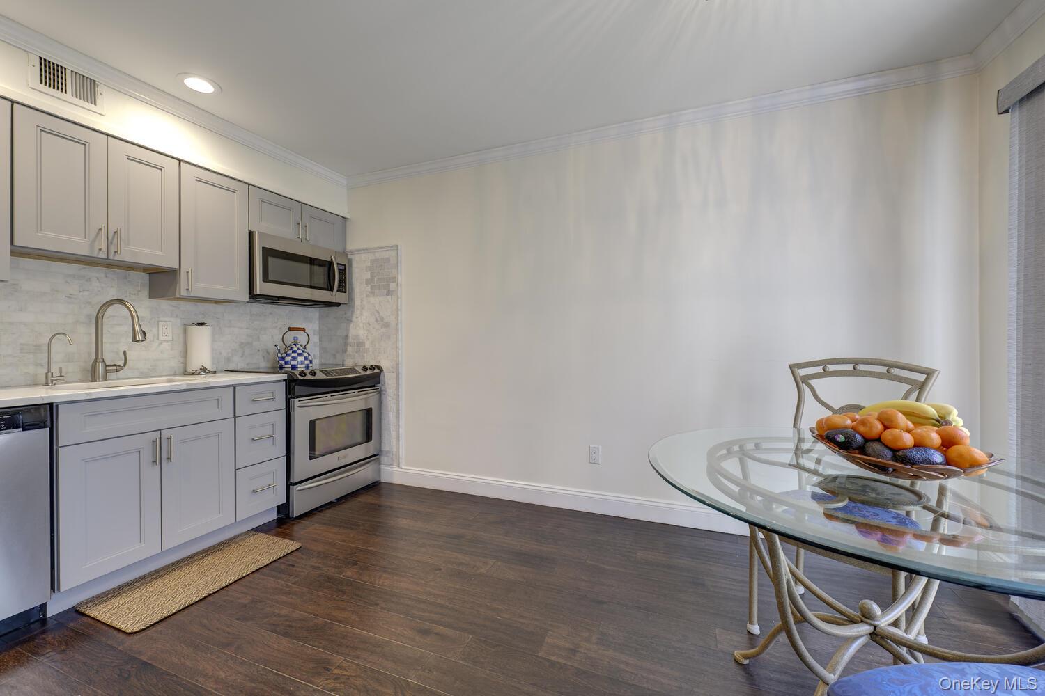 2 Woodtree Drive — photo 13