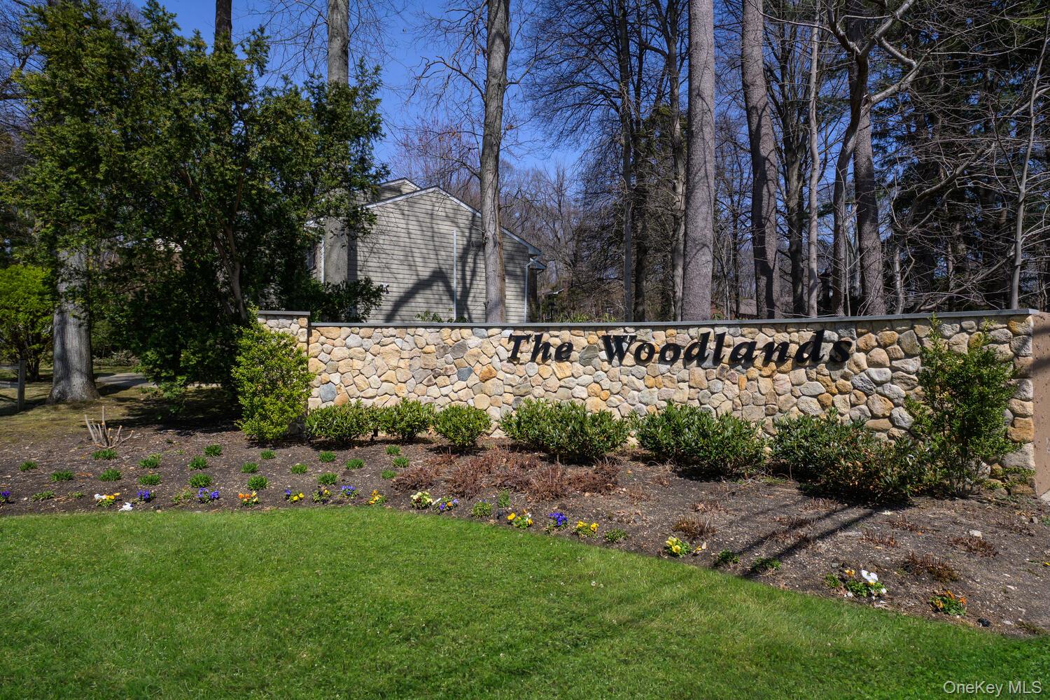 2 Woodtree Drive — photo 3