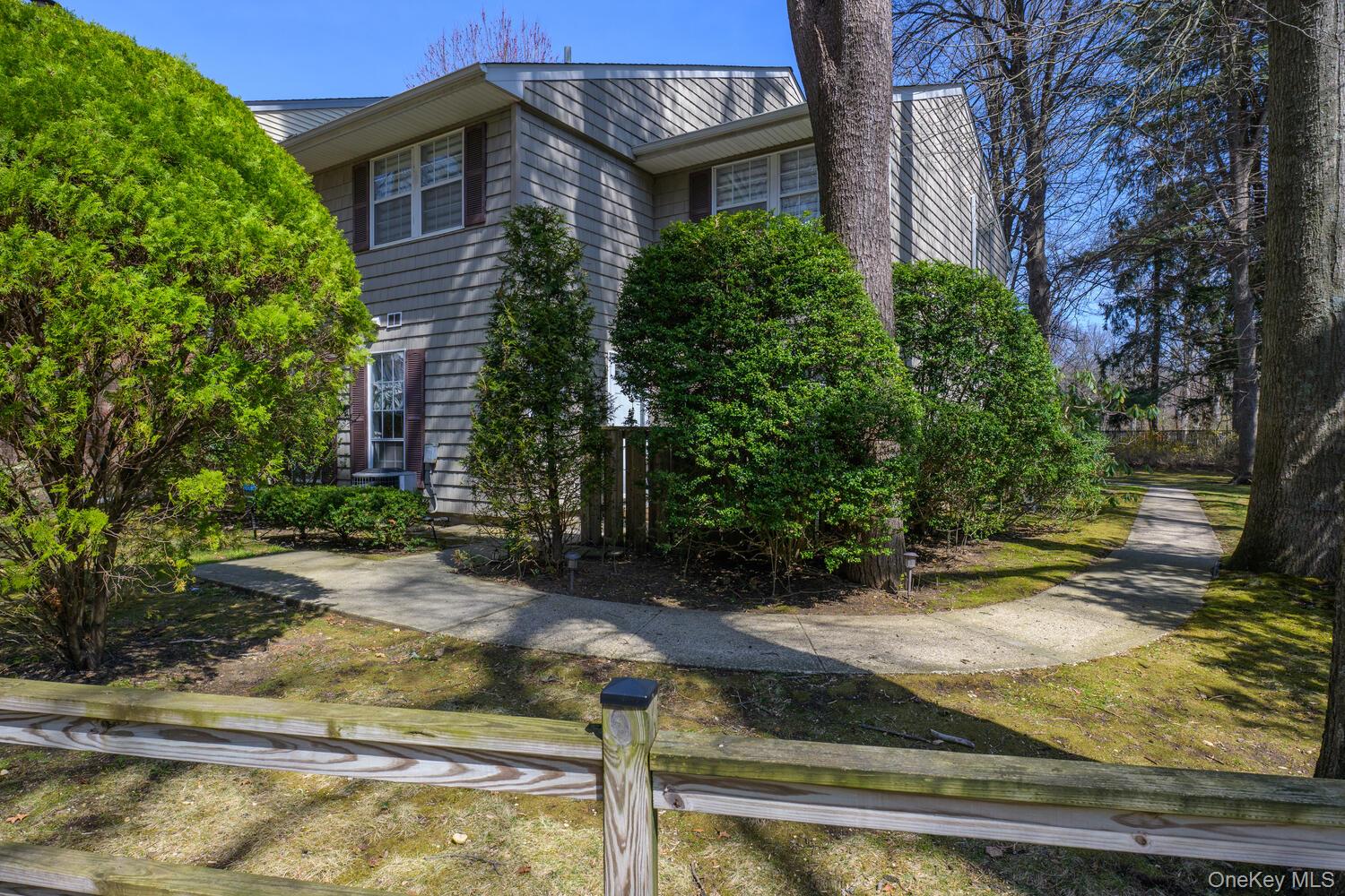 2 Woodtree Drive, Woodbury