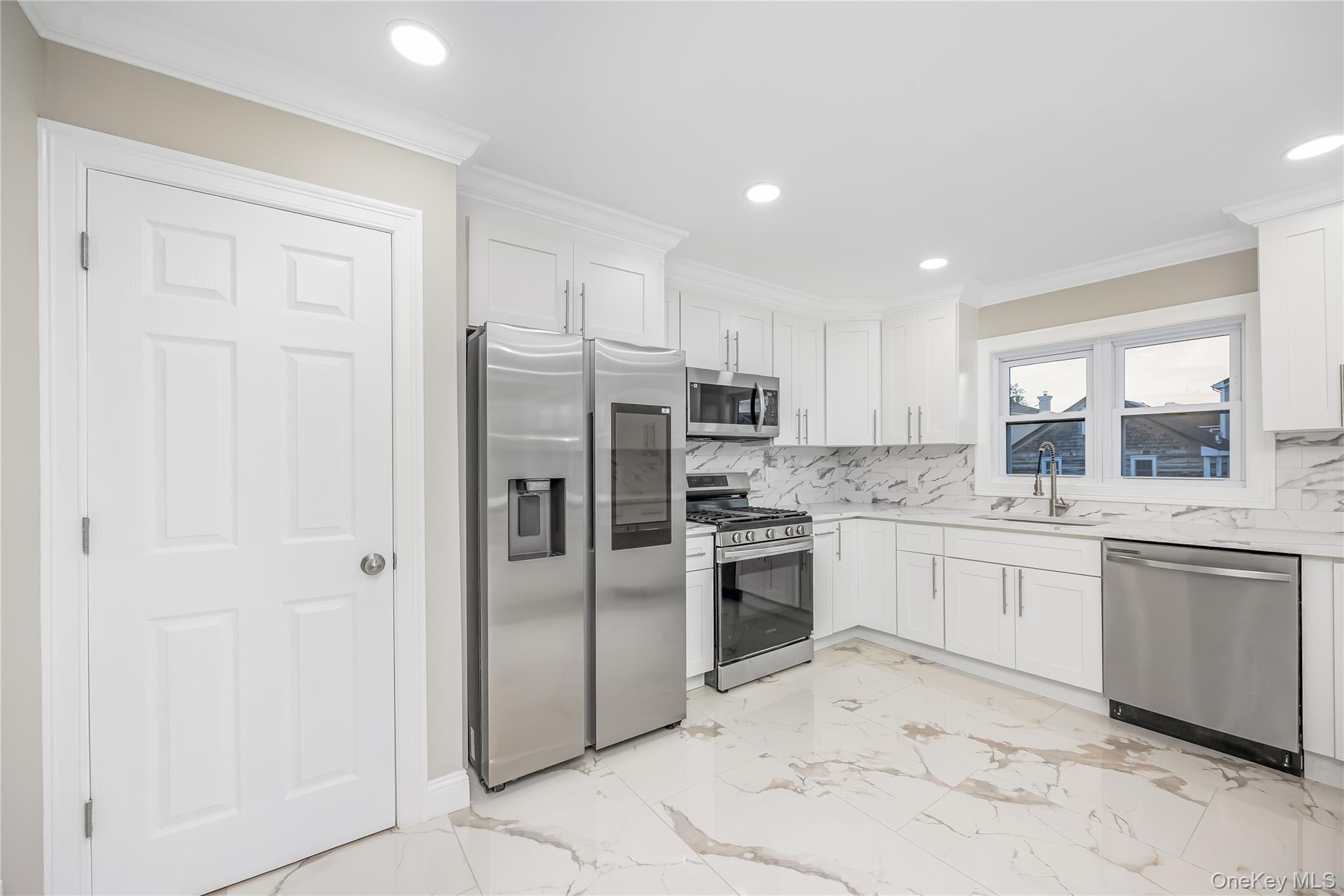 1115 Jackson Place — photo 12