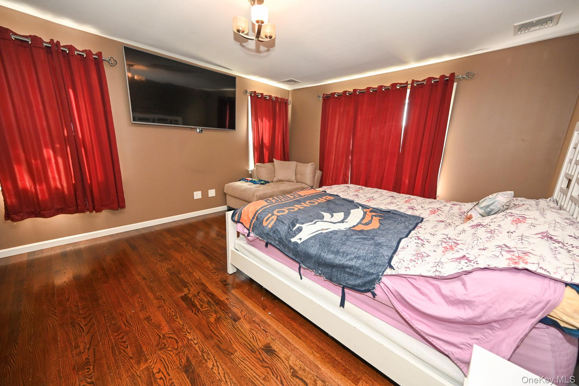 151 Nassau Boulevard — photo 12