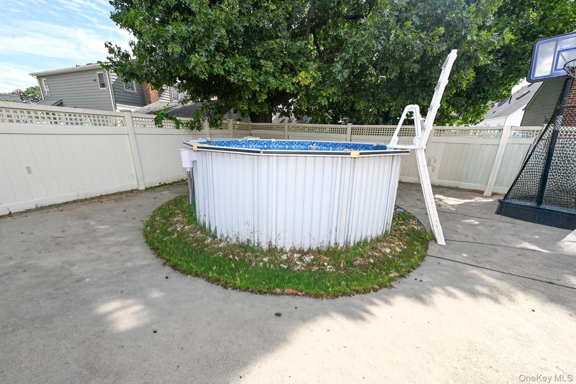 151 Nassau Boulevard — photo 24