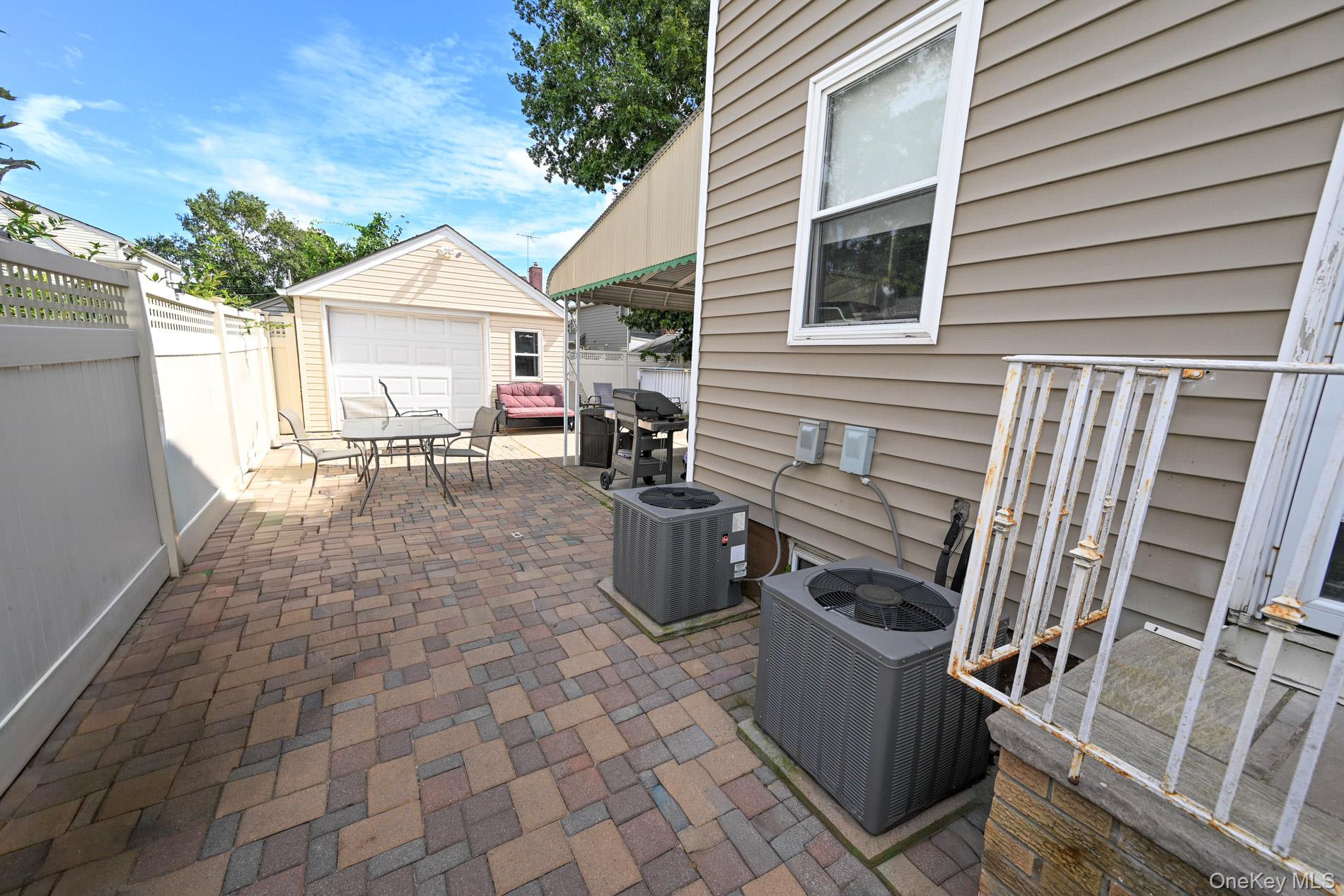 151 Nassau Boulevard — photo 25